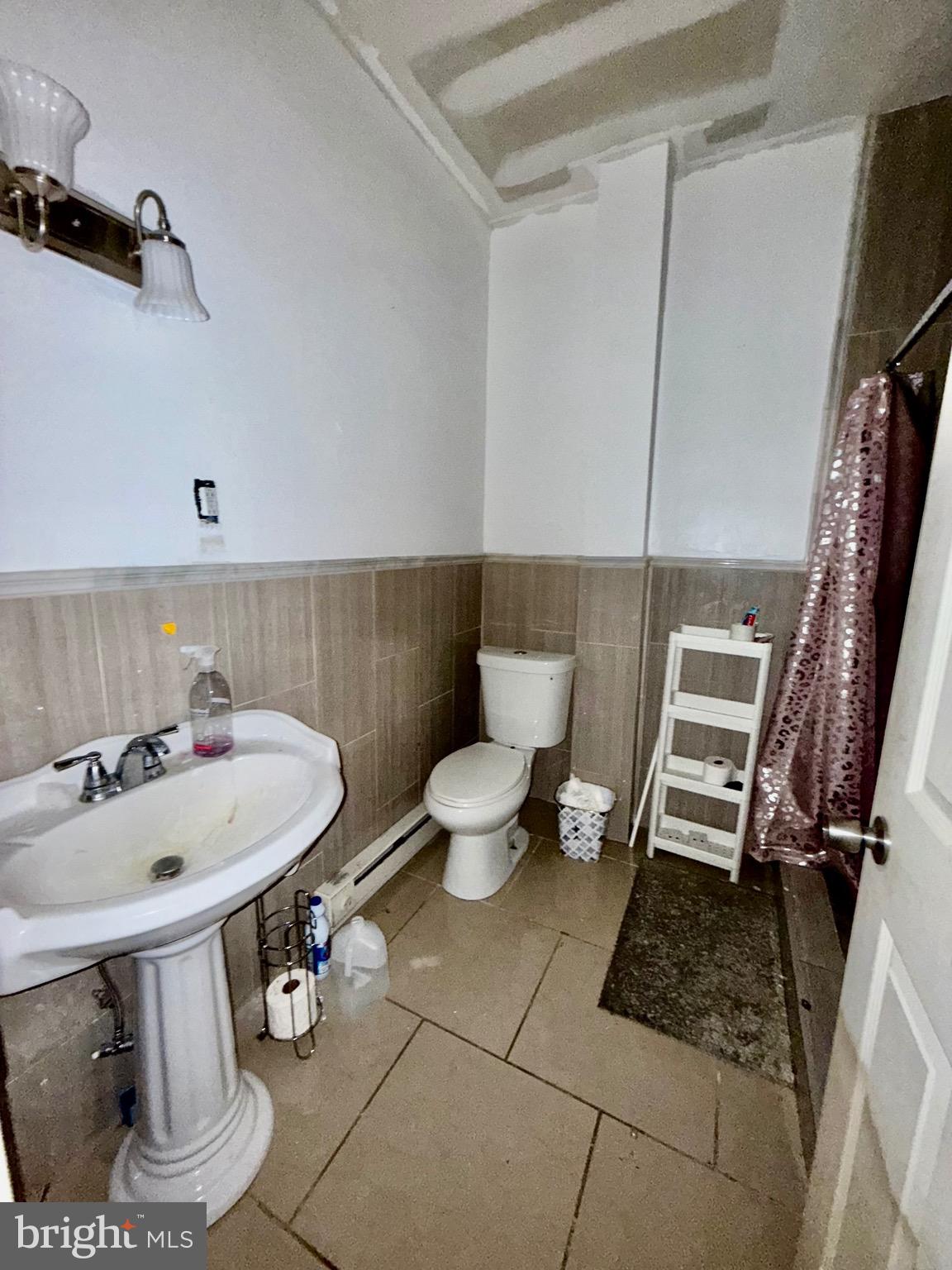 HARROWGATE - Commercial Sale