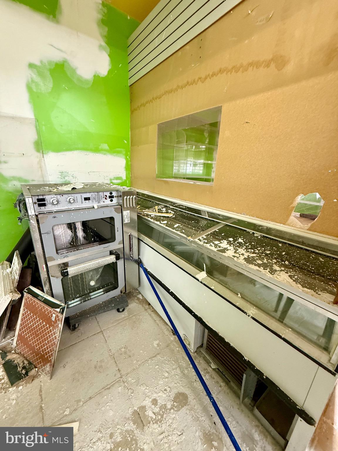 HARROWGATE - Commercial Sale