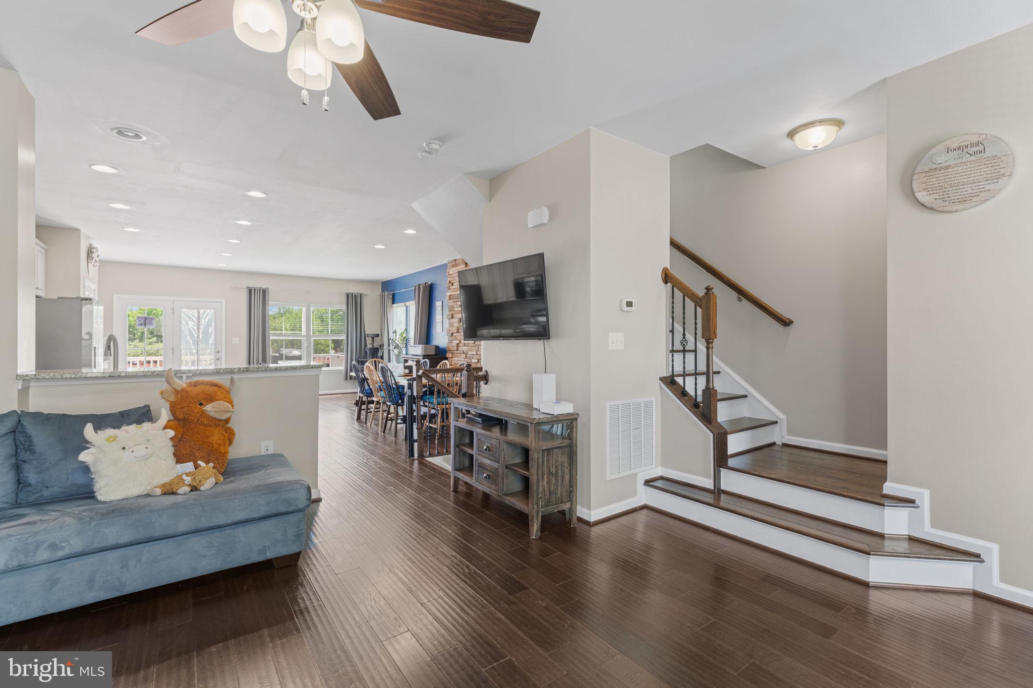 BRADLEY SQUARE - Residential