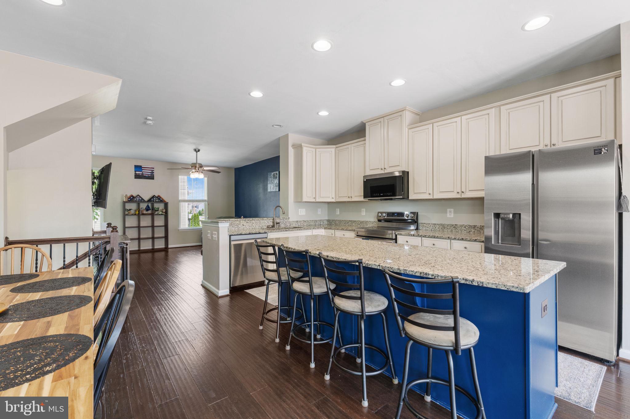 BRADLEY SQUARE - Residential