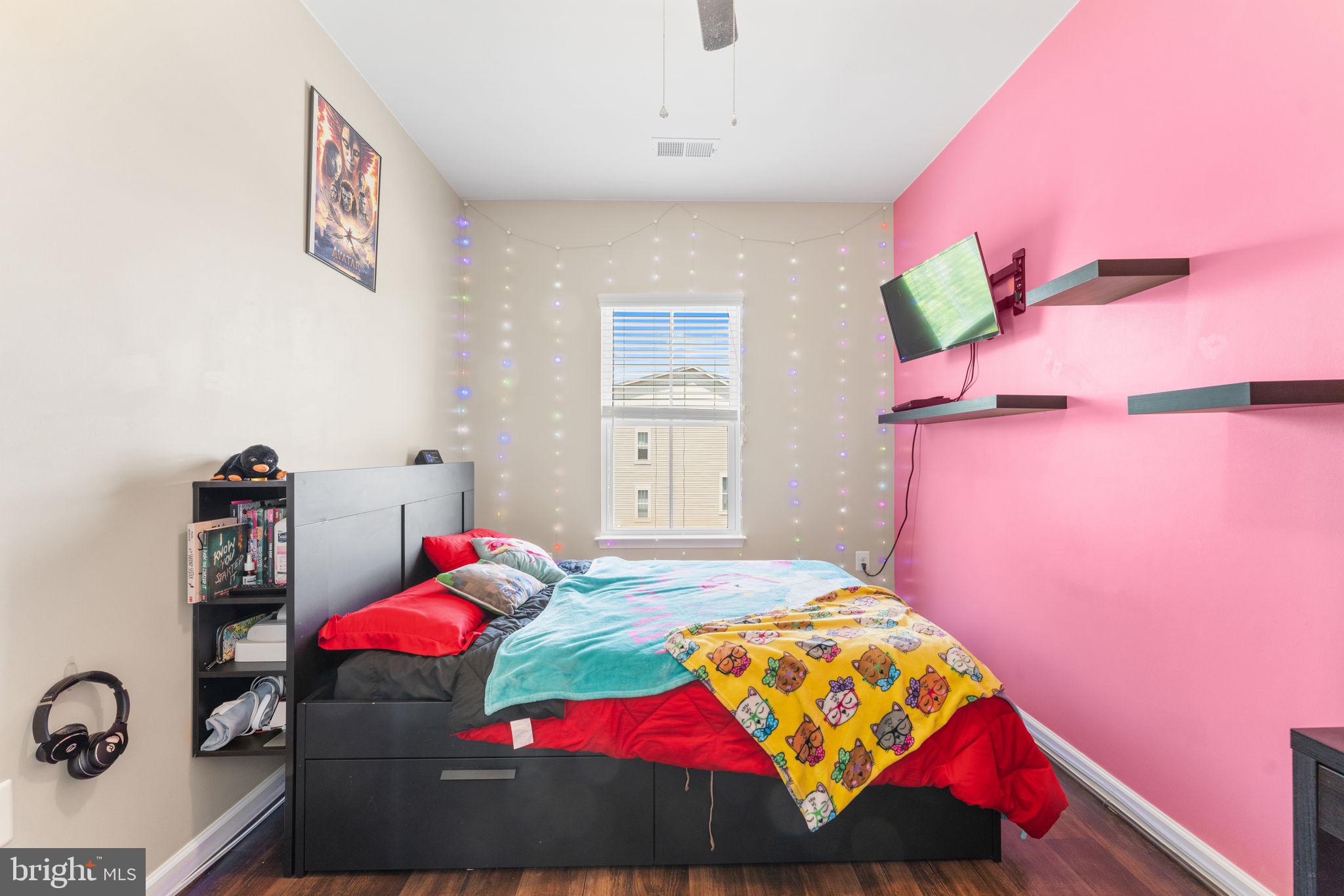 BRADLEY SQUARE - Residential