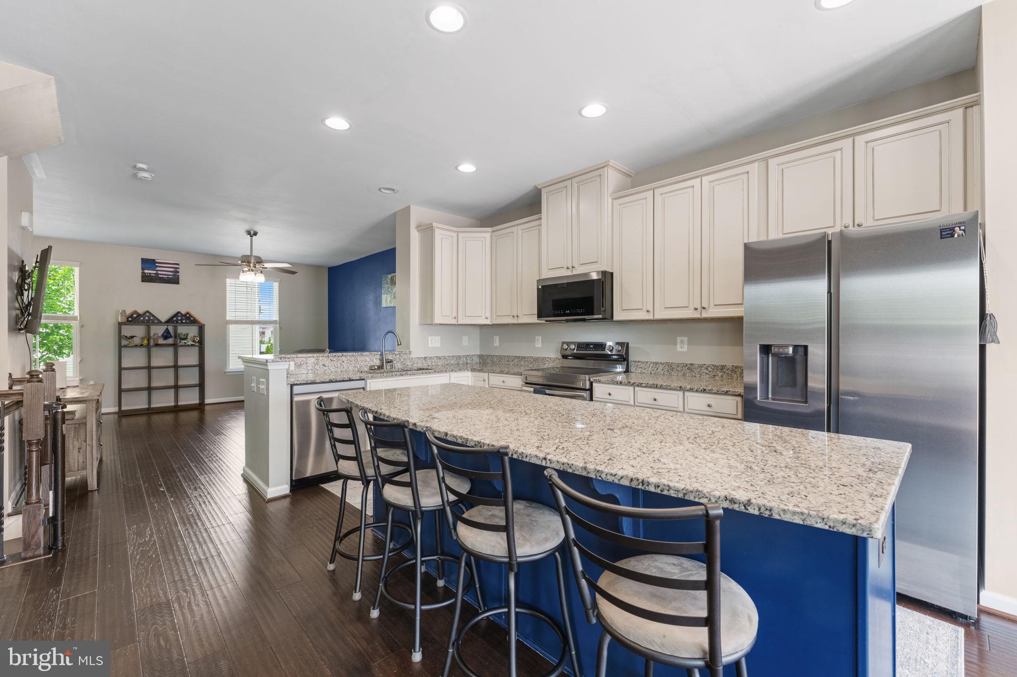 BRADLEY SQUARE - Residential