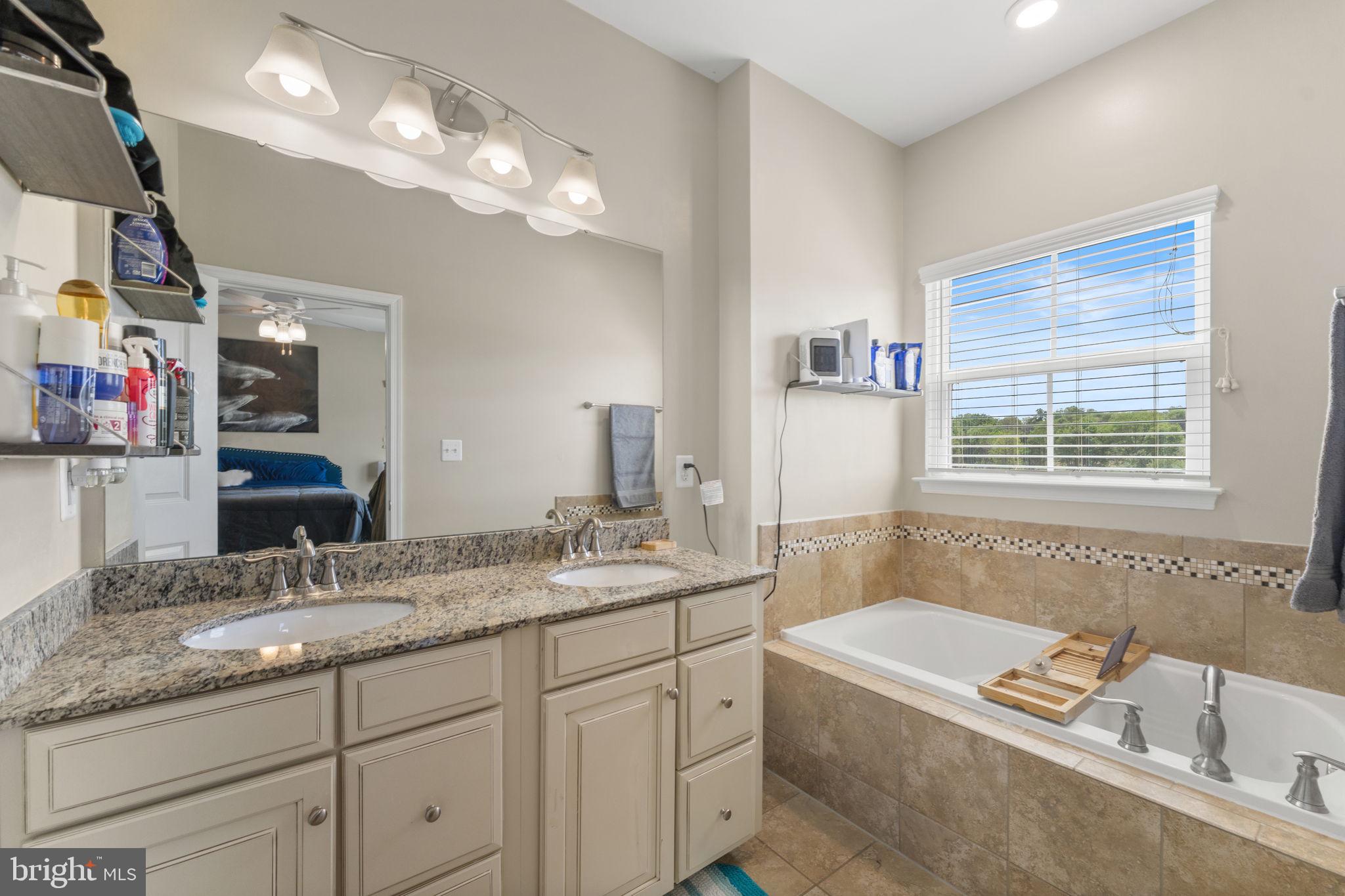 BRADLEY SQUARE - Residential