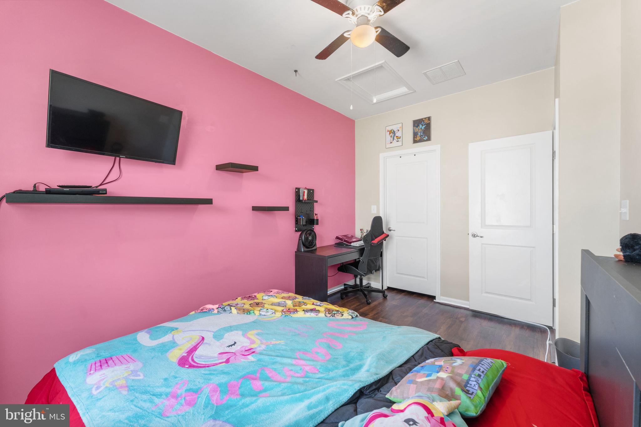 BRADLEY SQUARE - Residential