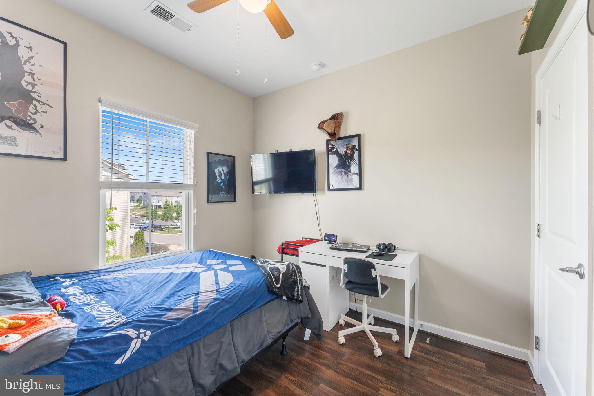BRADLEY SQUARE - Residential