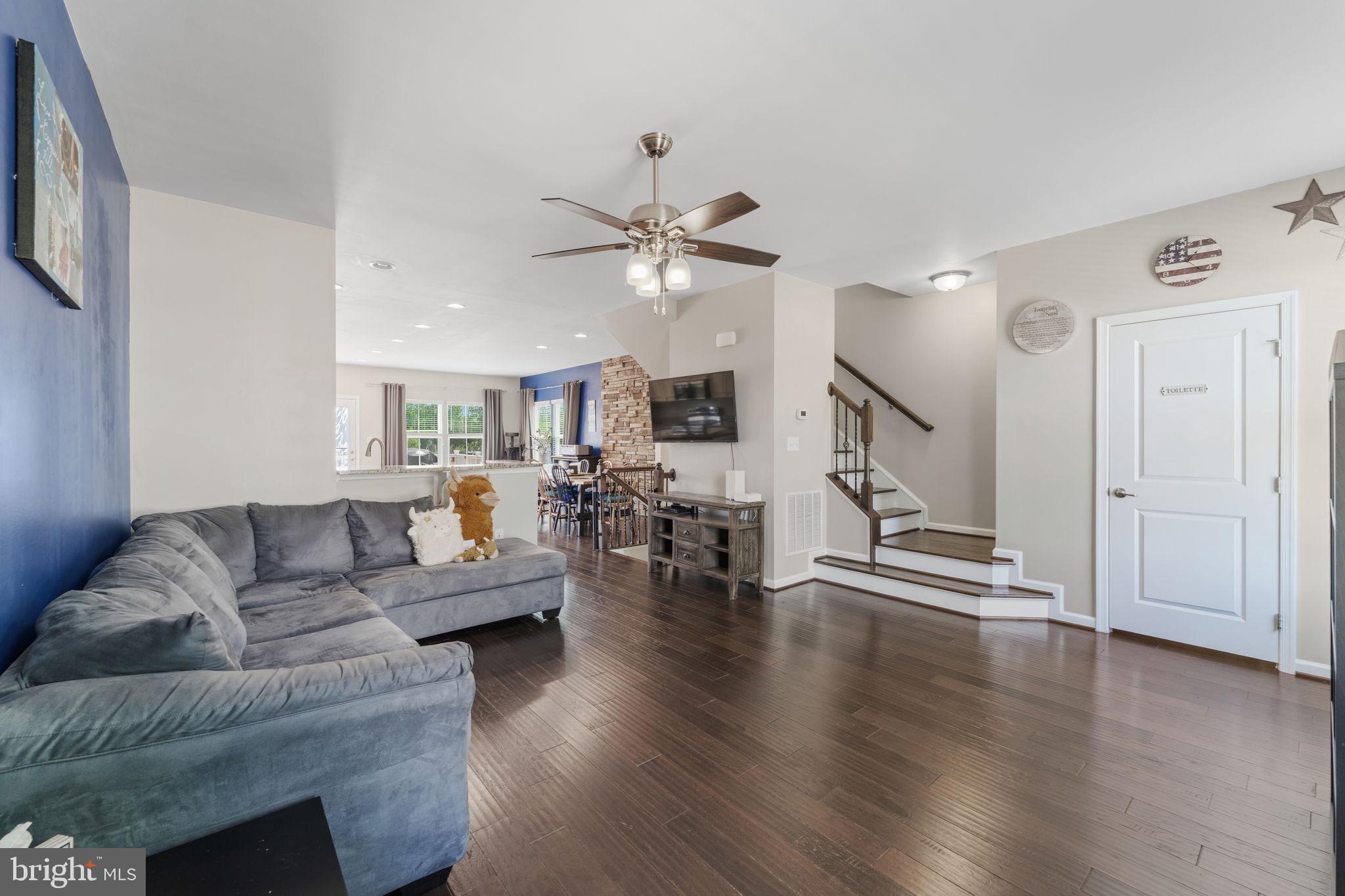 BRADLEY SQUARE - Residential