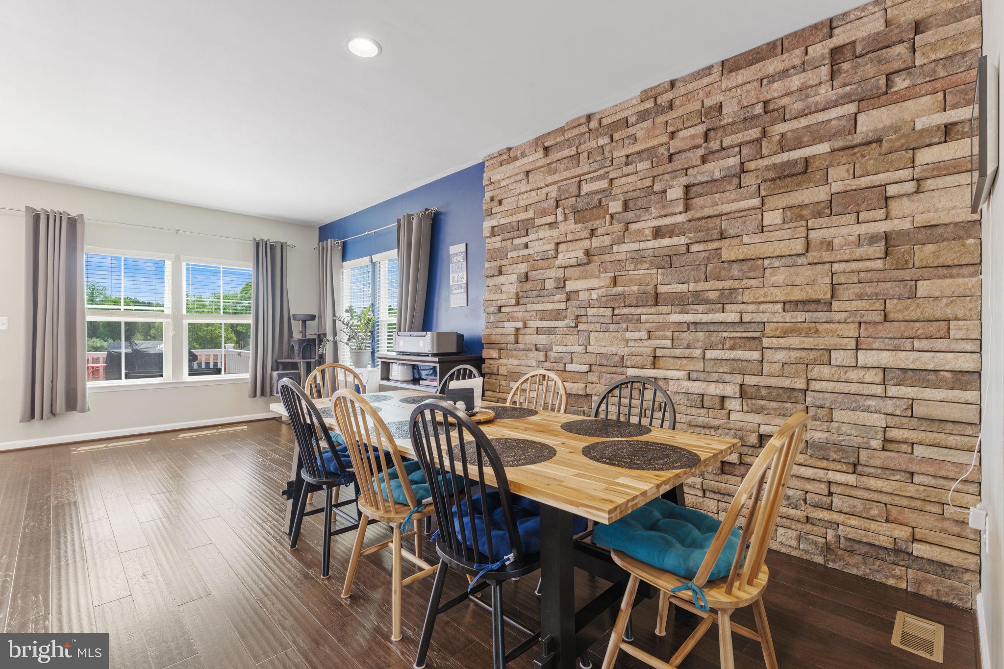 BRADLEY SQUARE - Residential