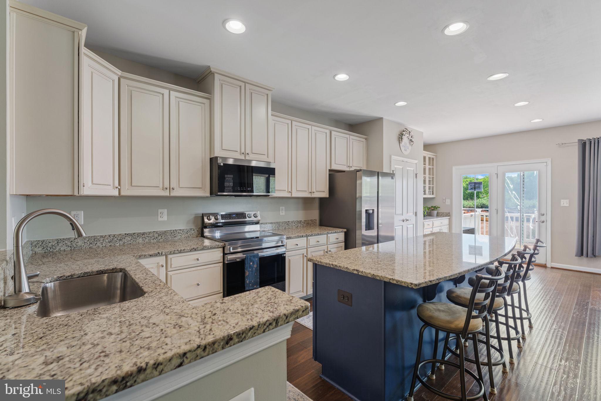 BRADLEY SQUARE - Residential
