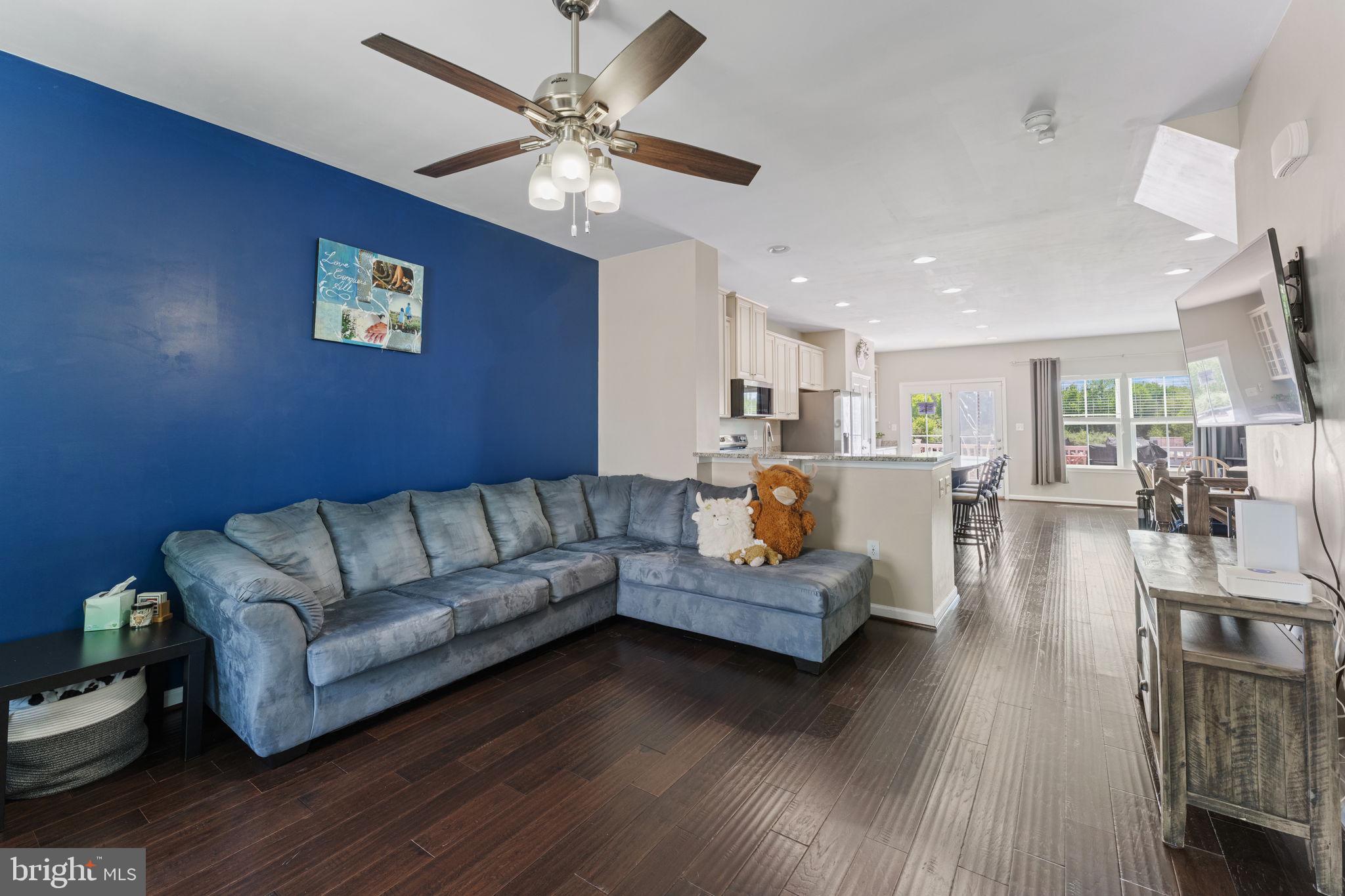 BRADLEY SQUARE - Residential