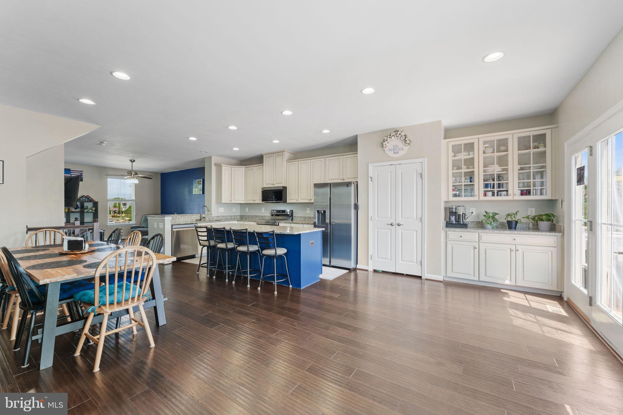 BRADLEY SQUARE - Residential