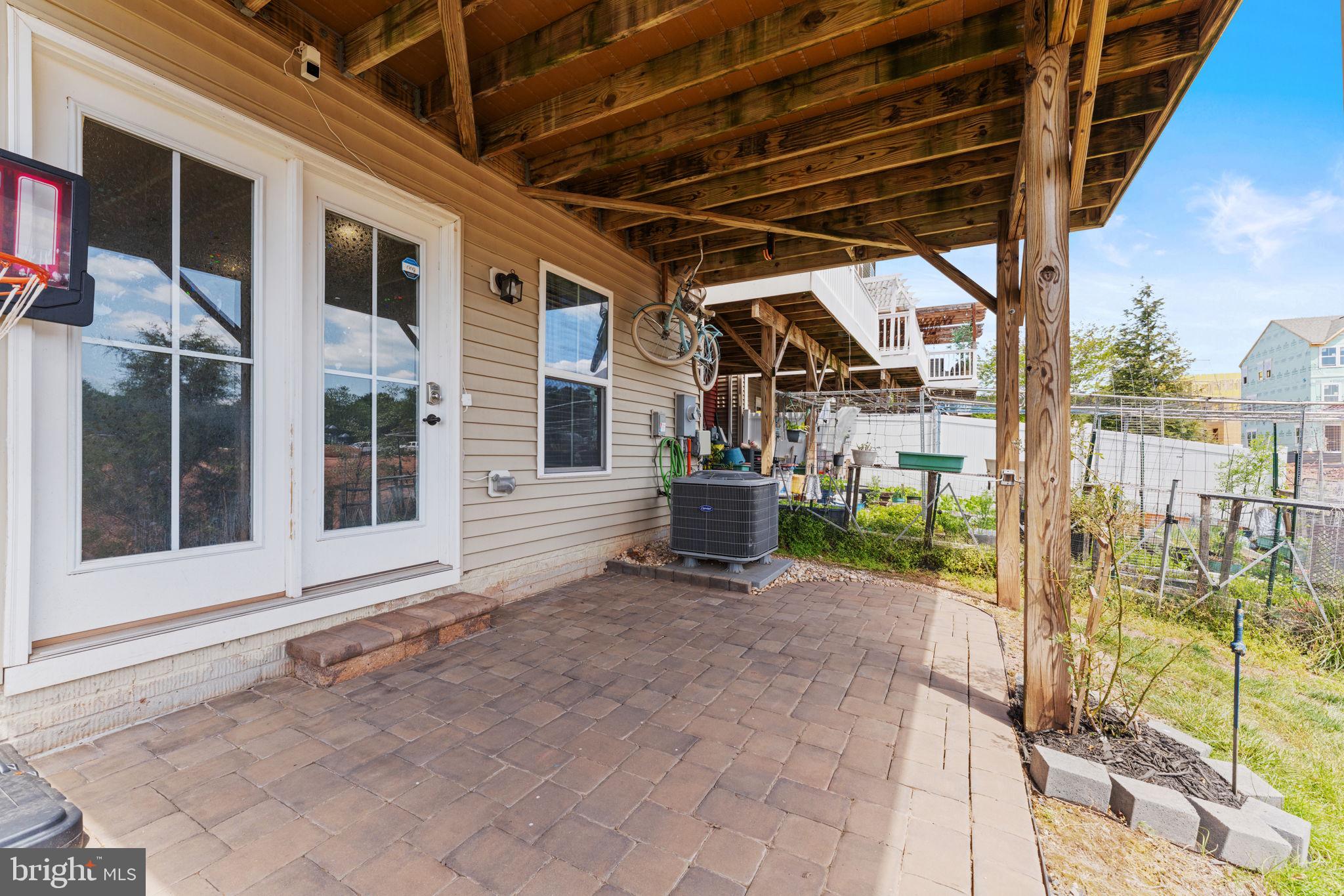 BRADLEY SQUARE - Residential