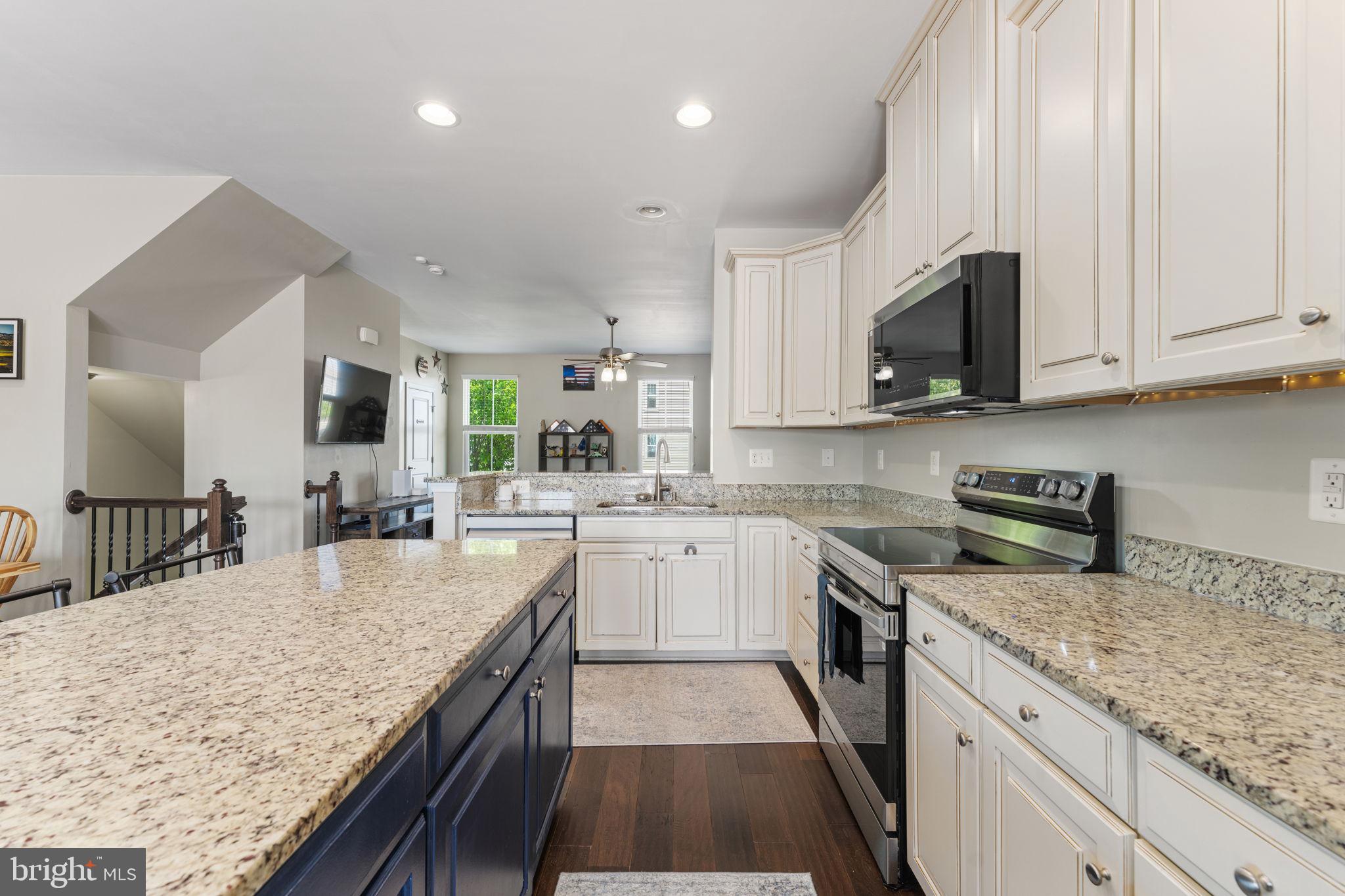 BRADLEY SQUARE - Residential
