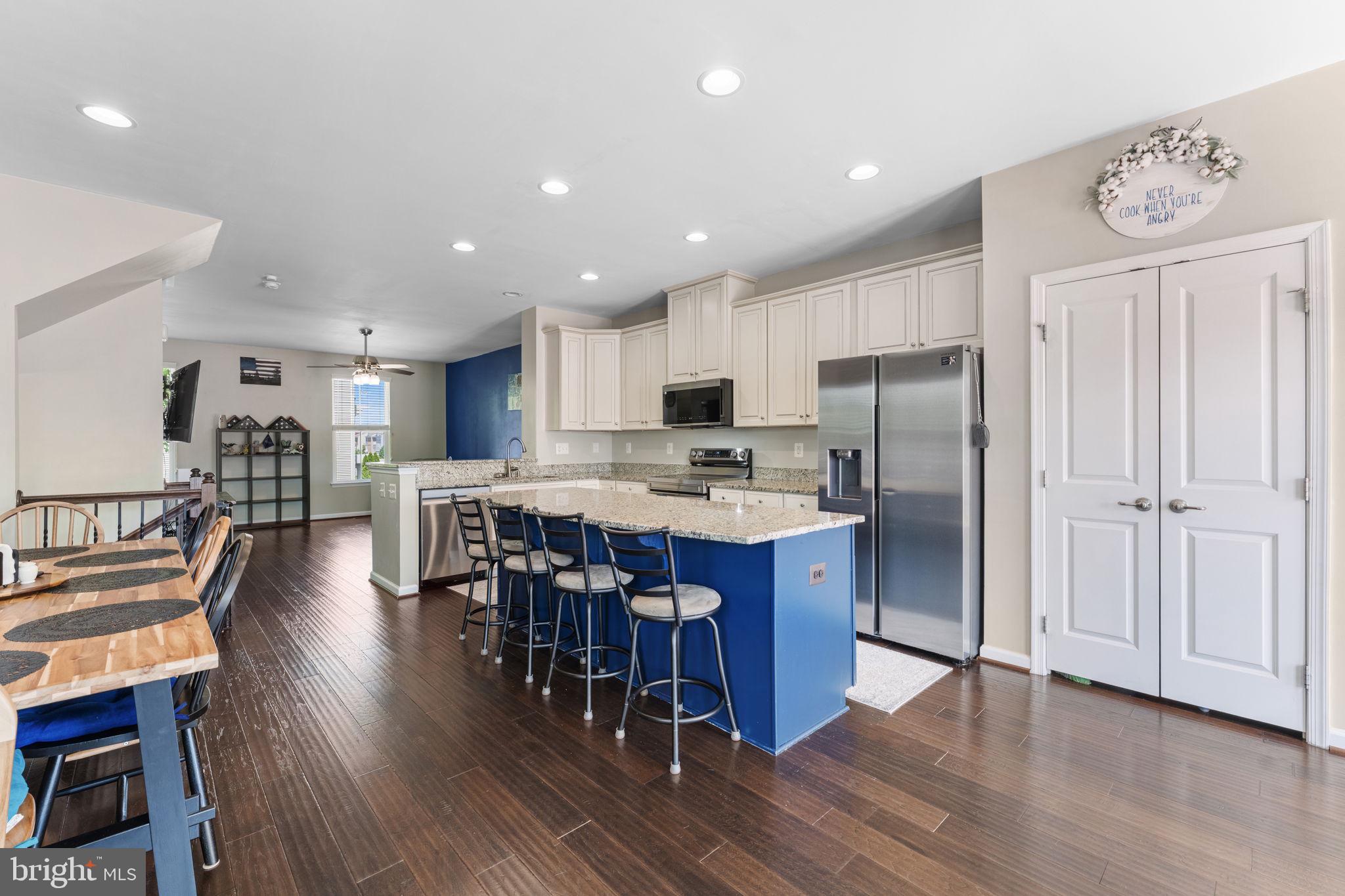 BRADLEY SQUARE - Residential