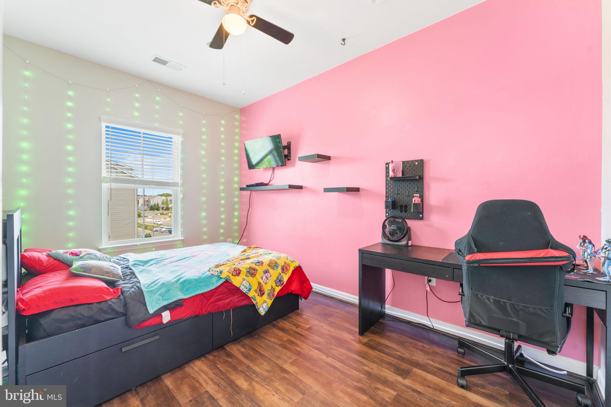 BRADLEY SQUARE - Residential