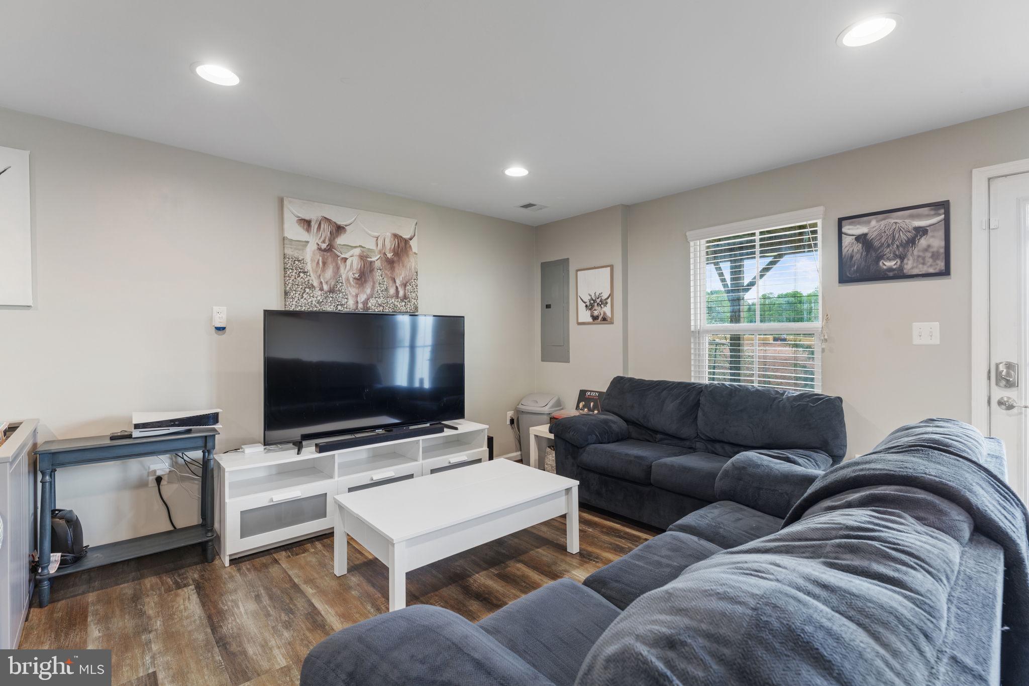 BRADLEY SQUARE - Residential