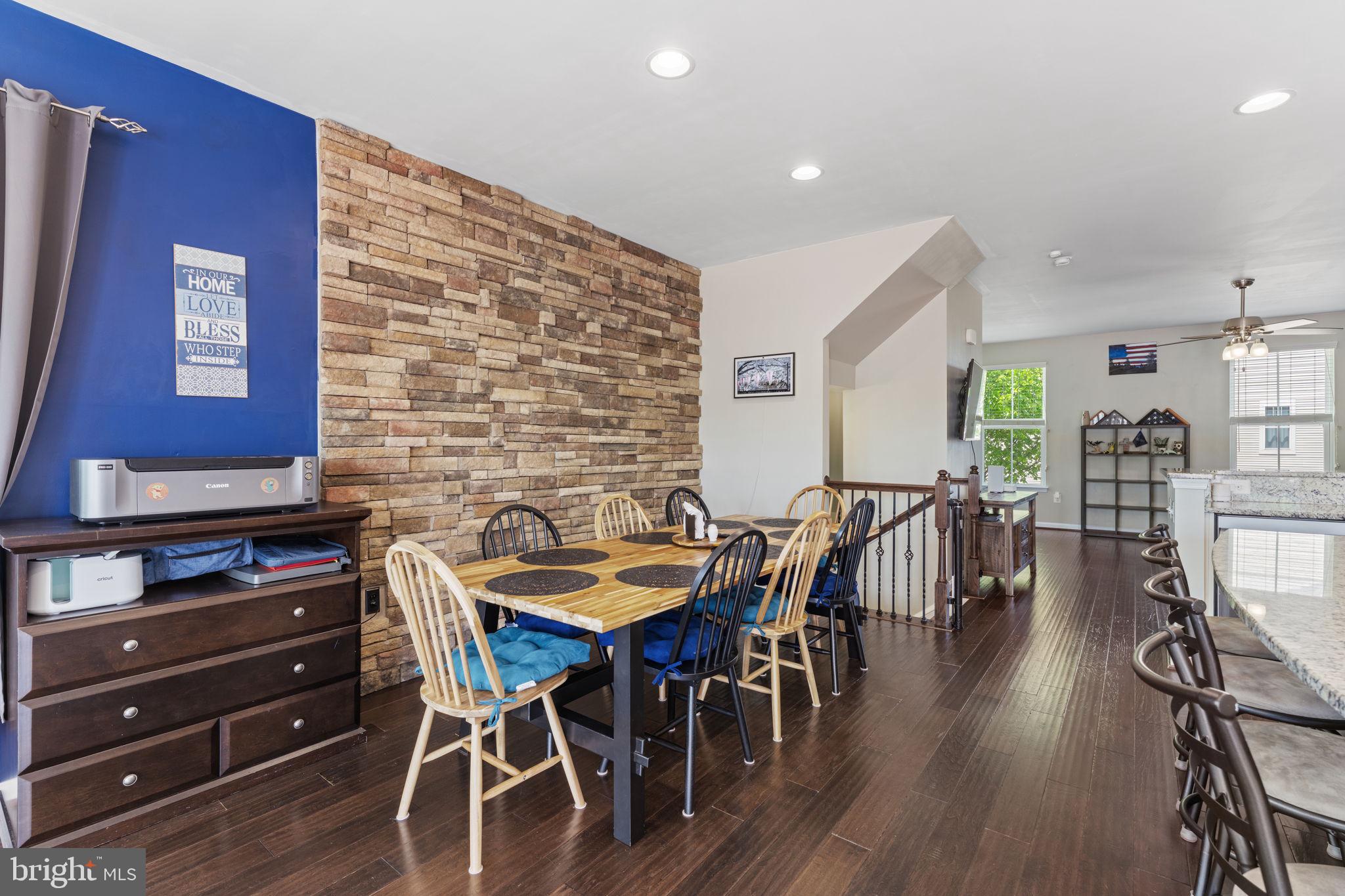 BRADLEY SQUARE - Residential