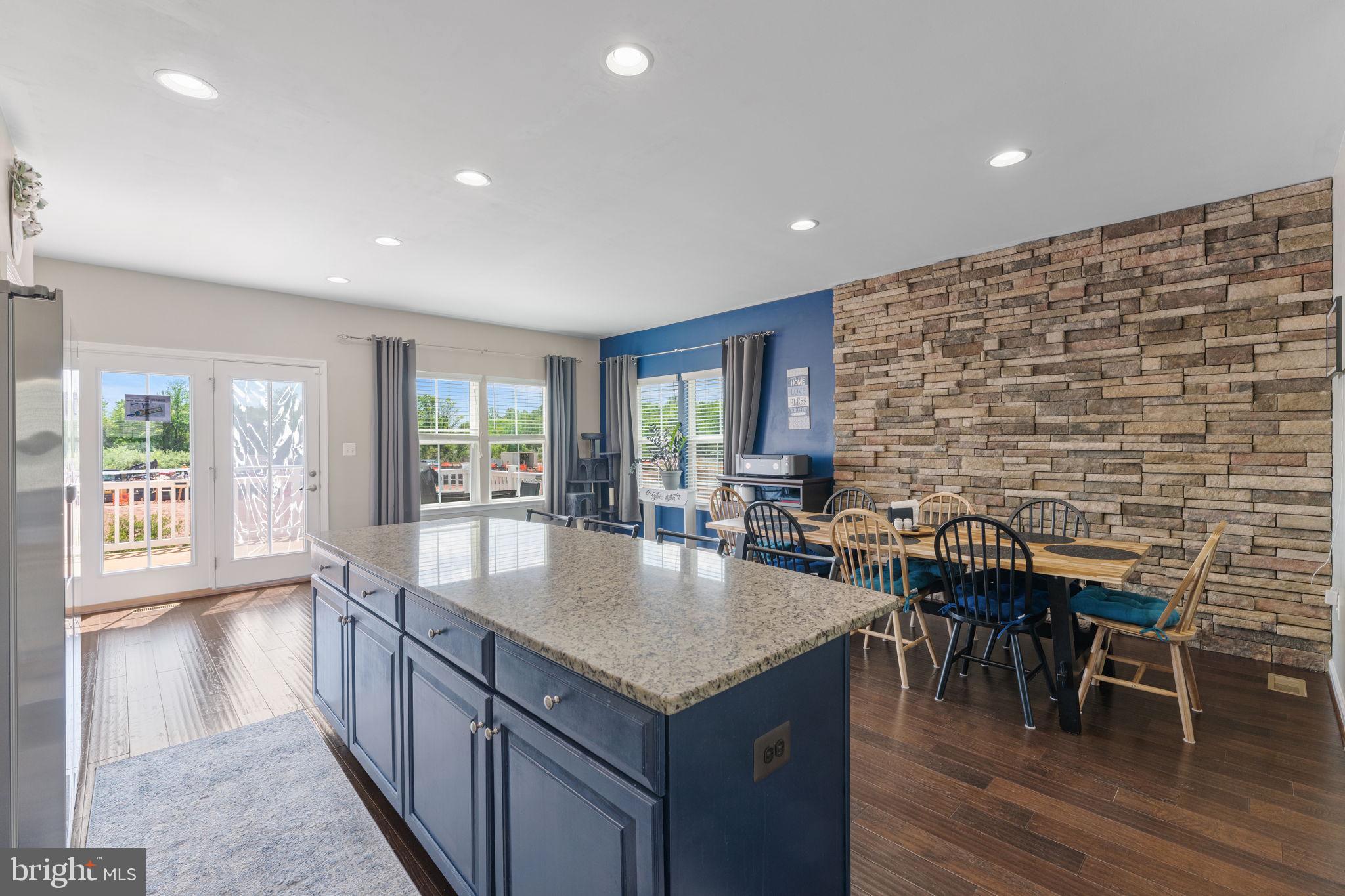 BRADLEY SQUARE - Residential