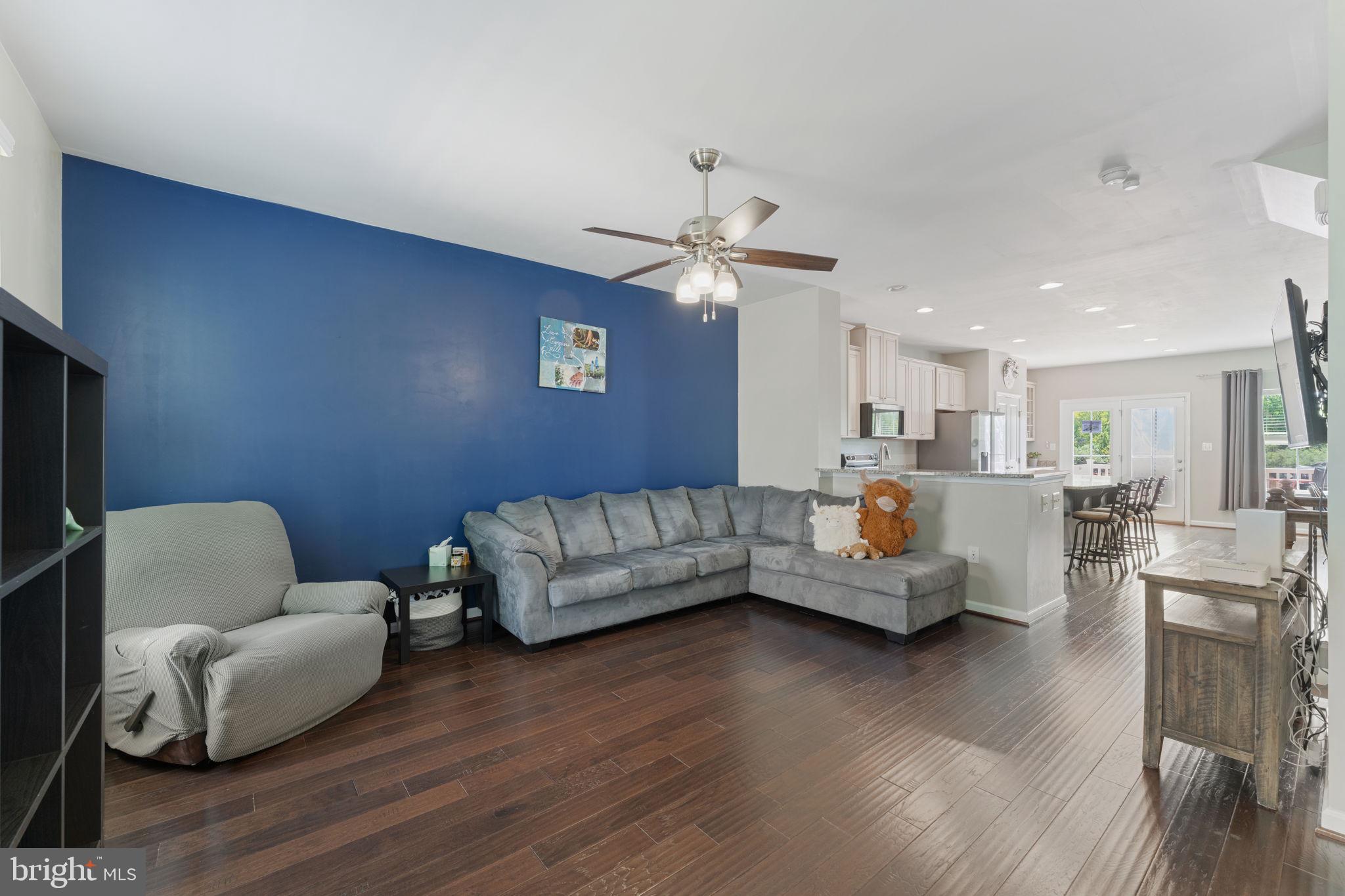 BRADLEY SQUARE - Residential