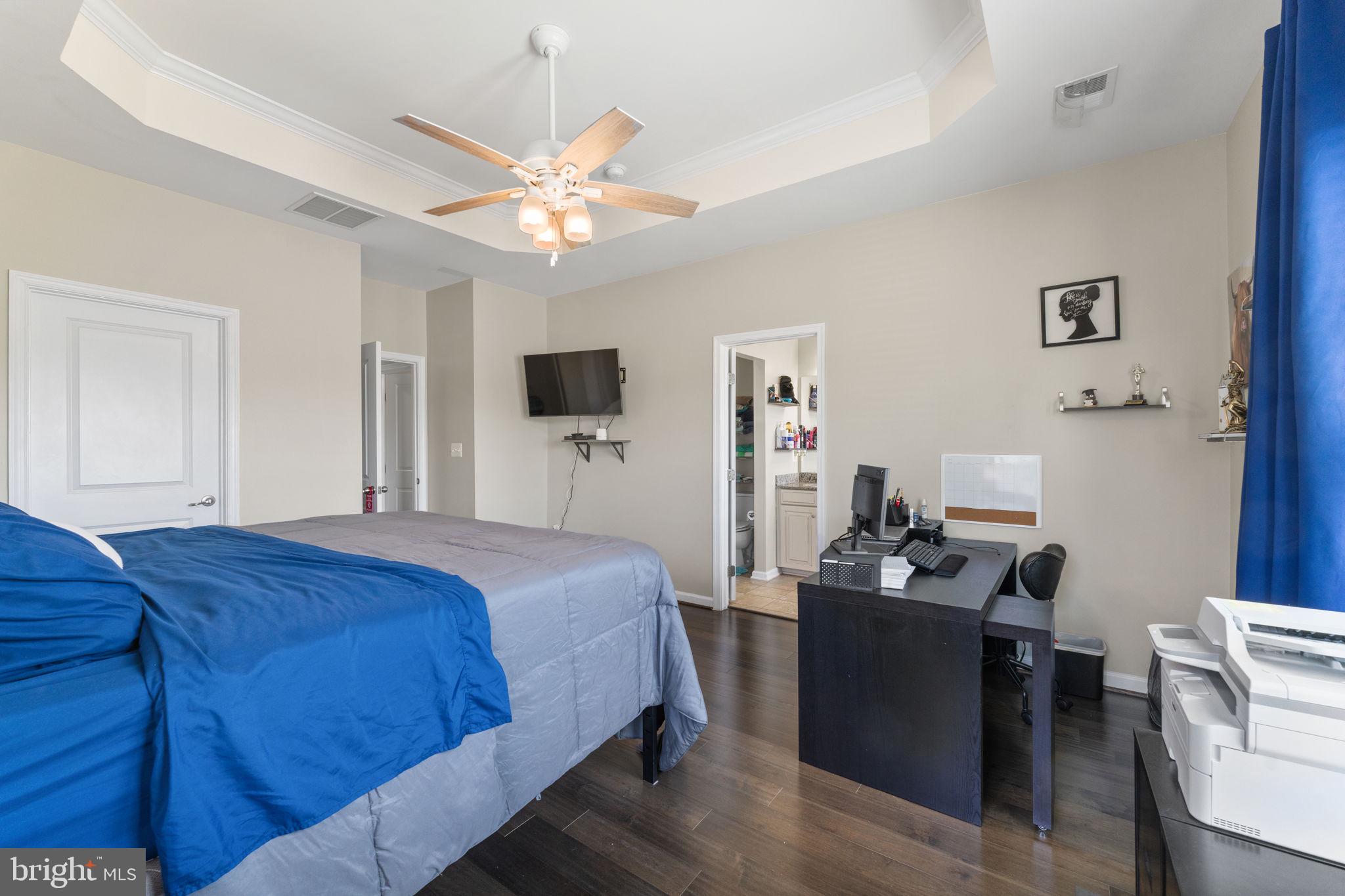 BRADLEY SQUARE - Residential