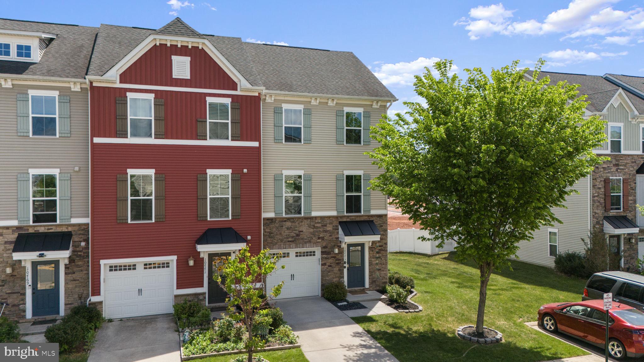 BRADLEY SQUARE - Residential