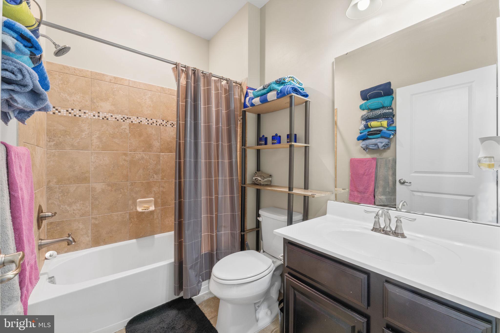 BRADLEY SQUARE - Residential