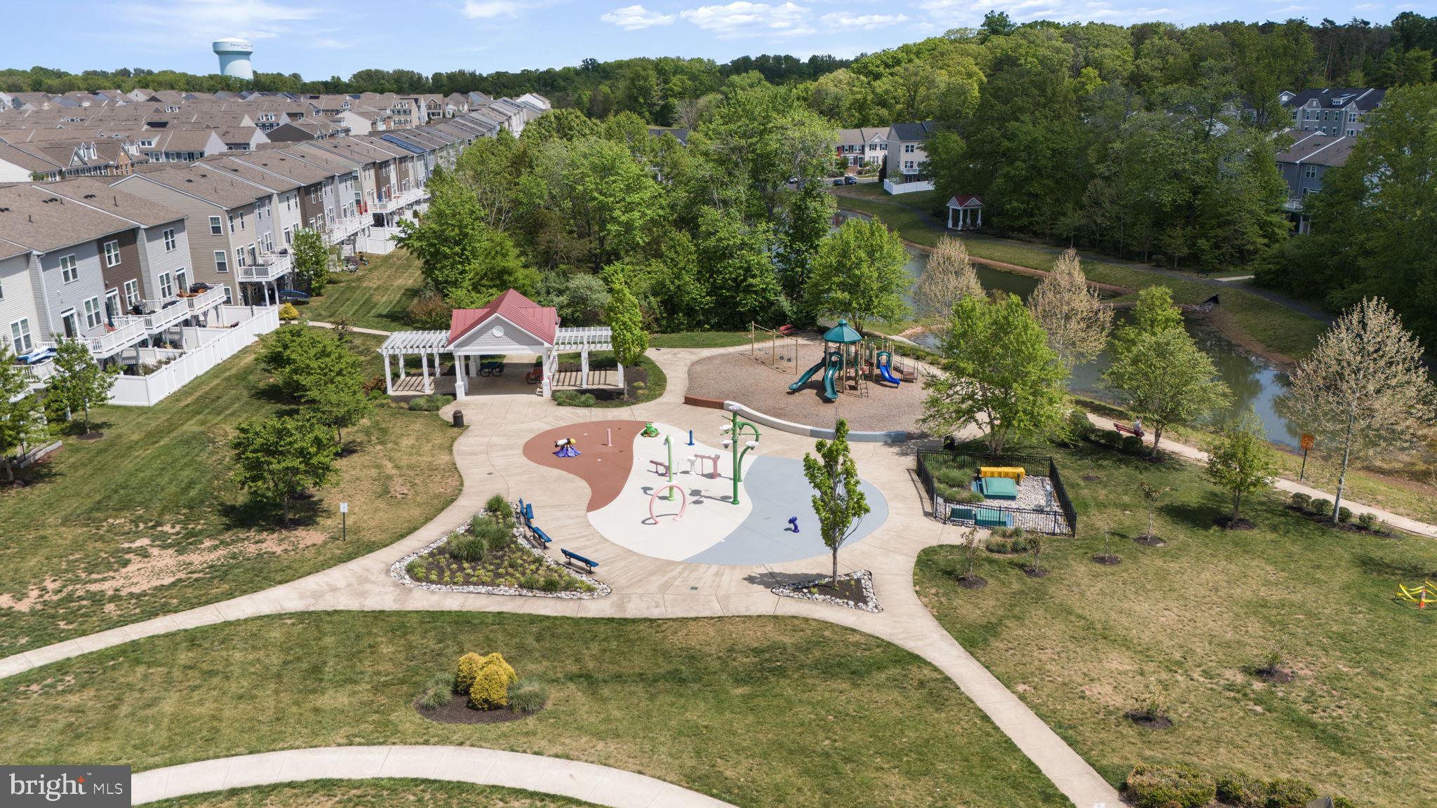 BRADLEY SQUARE - Residential