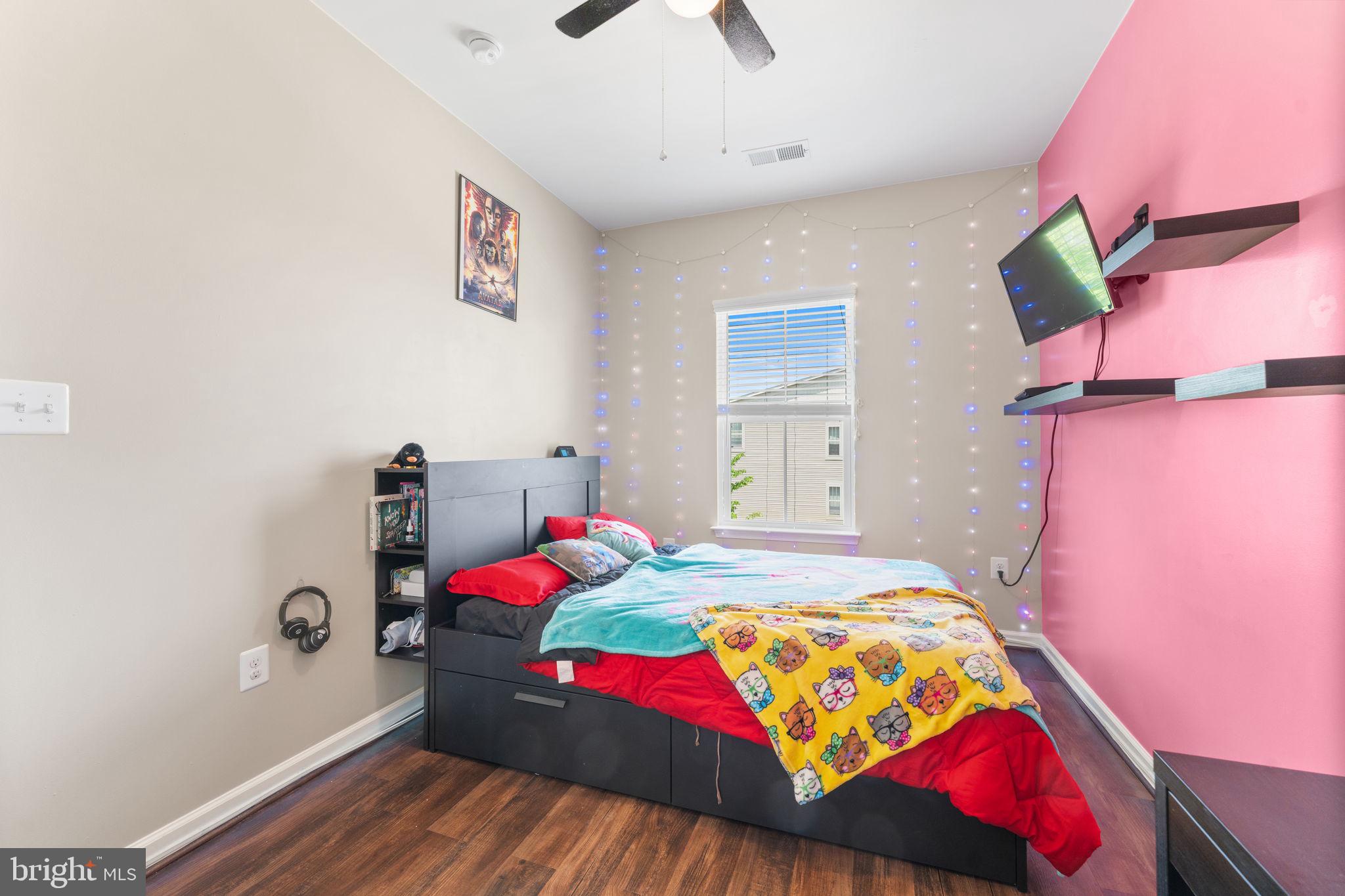 BRADLEY SQUARE - Residential