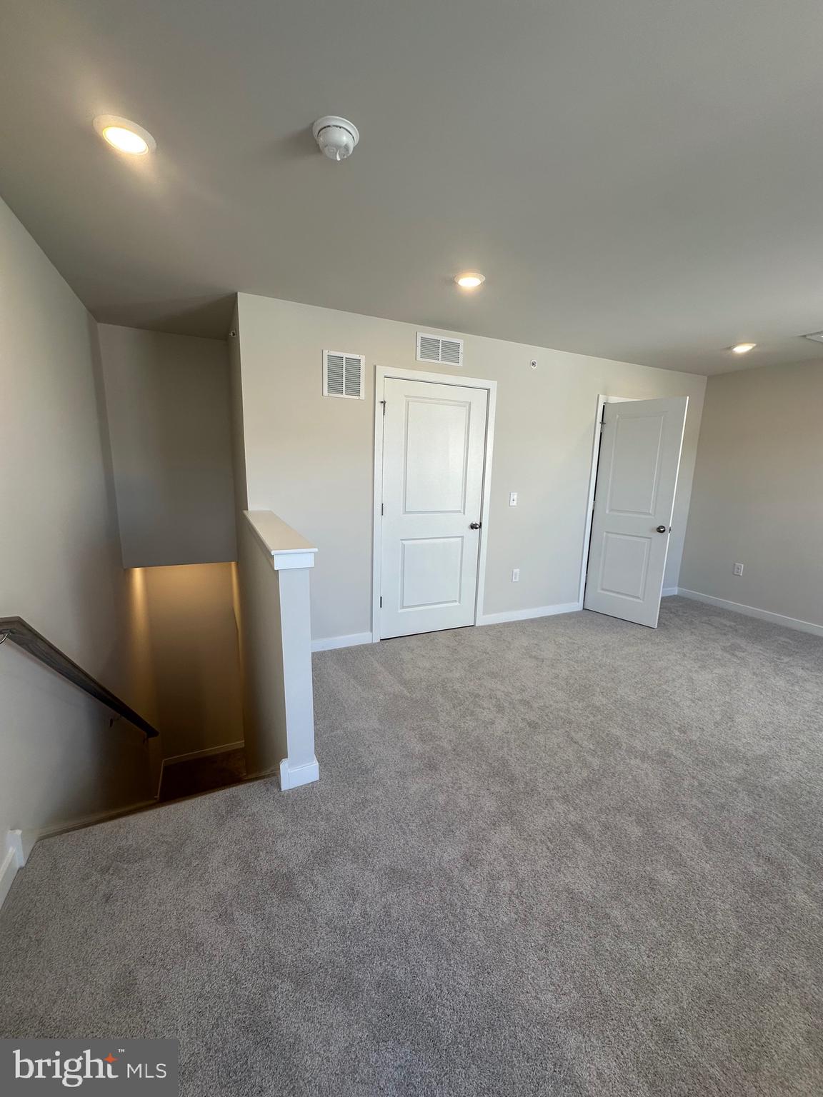 RIVER POINTE - Residential Lease