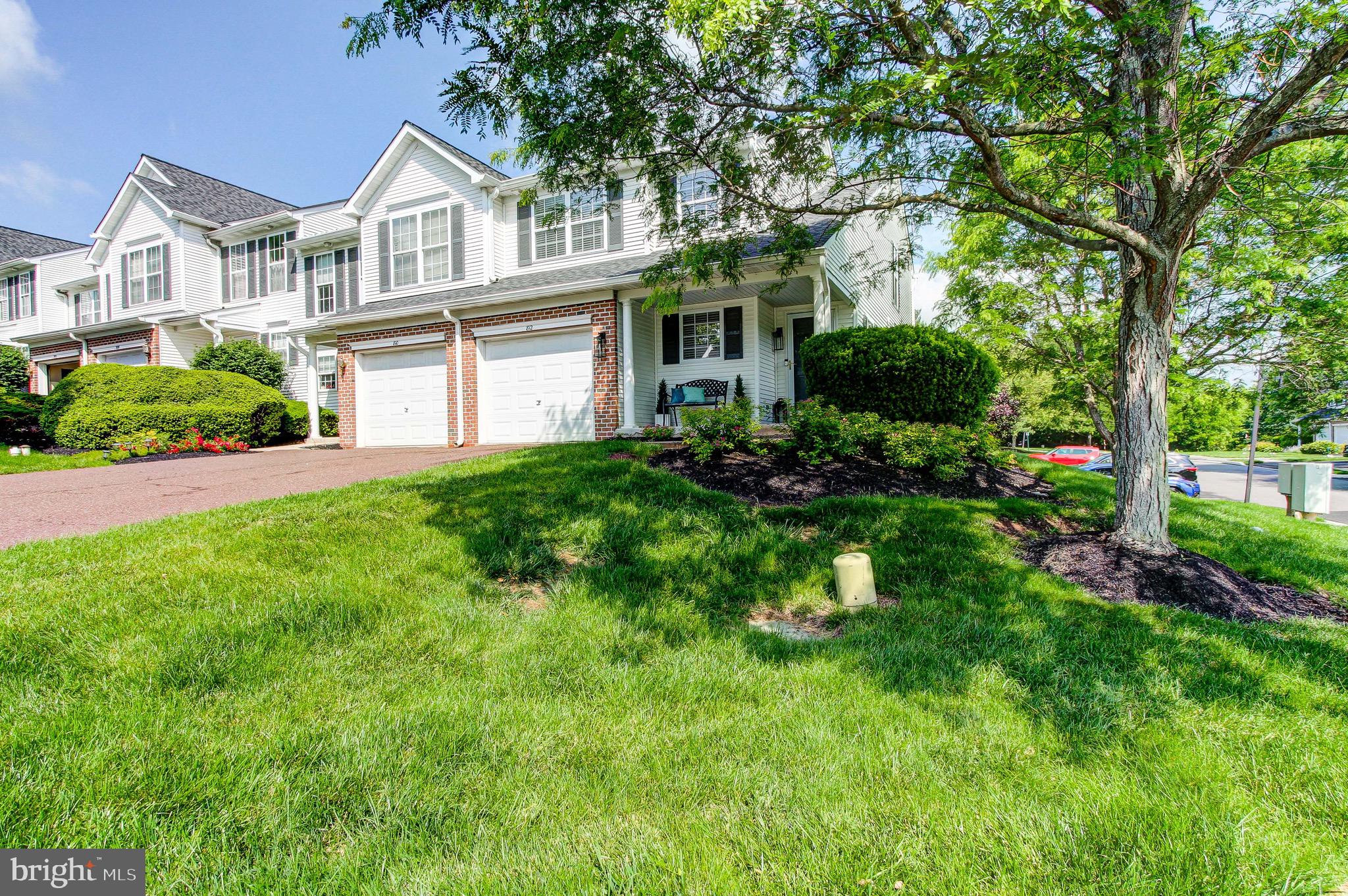 812 RED ROCK CIRCLE