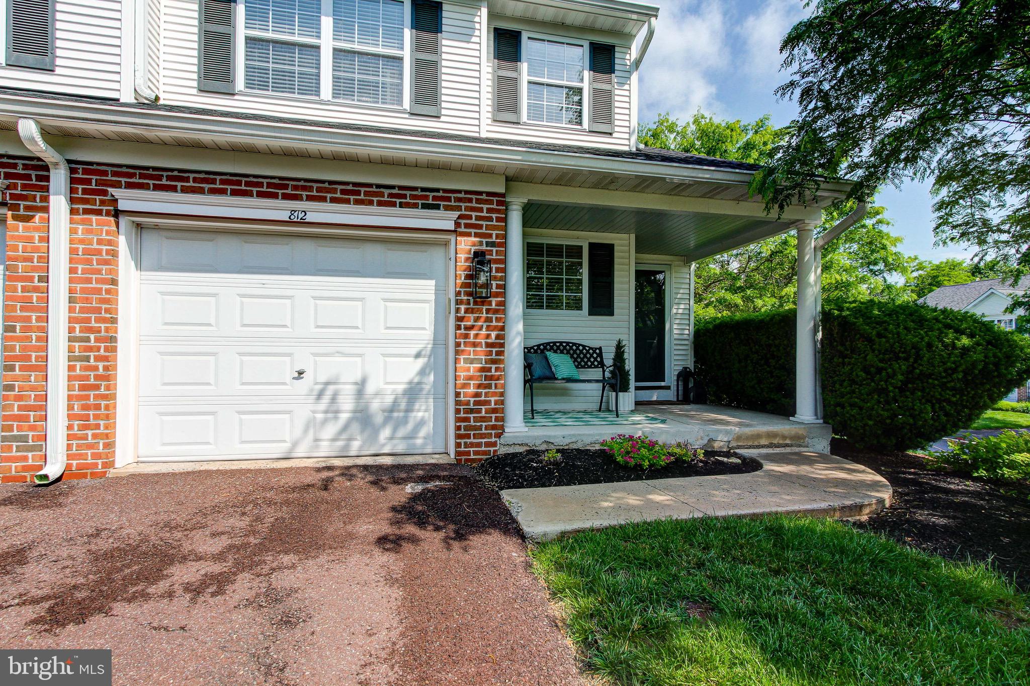 812 RED ROCK CIRCLE