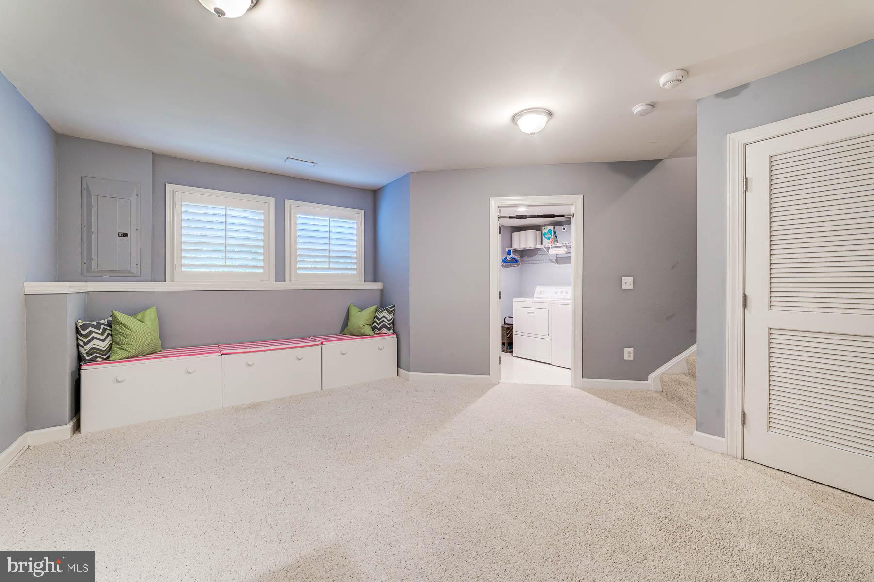 SUMMERS GROVE - Residential