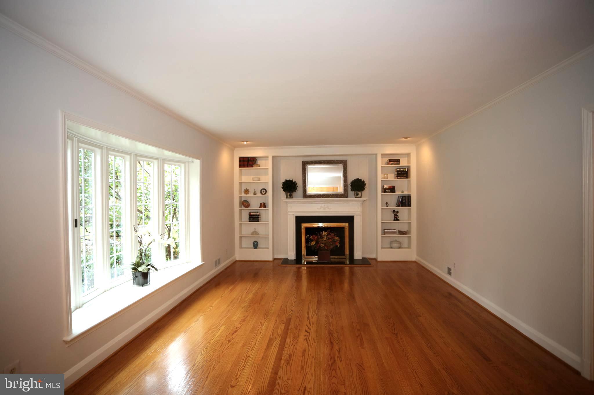 HAMPTON GARTH - Residential