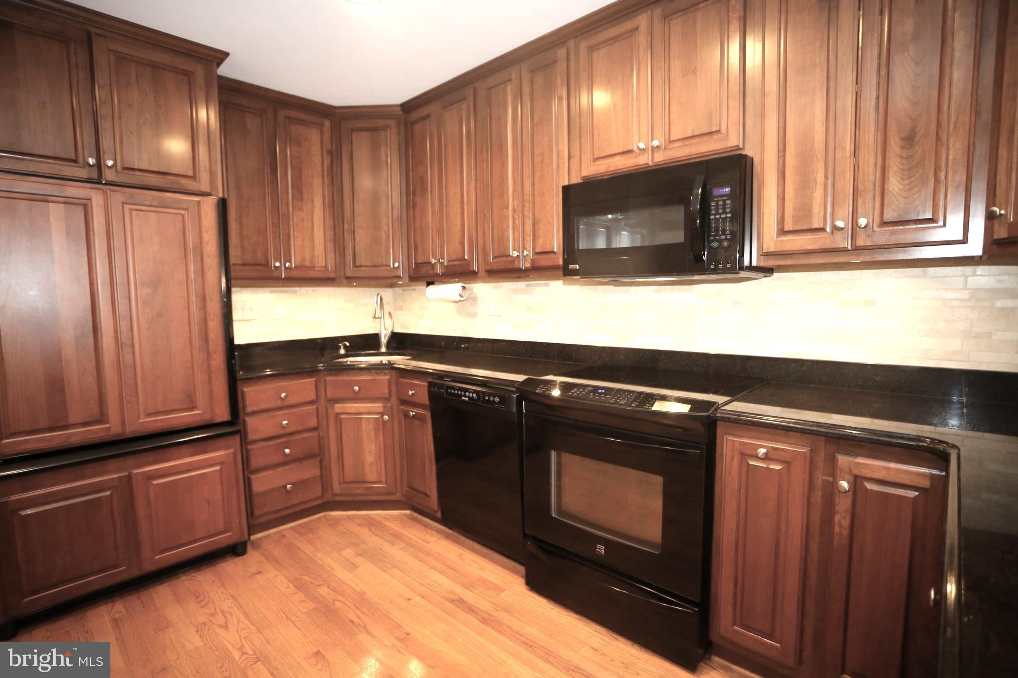 HAMPTON GARTH - Residential