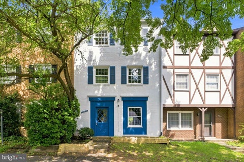 Photo of 14814 Haymarket Lane, CENTREVILLE, VA 20120 (MLS # VAFX2333594)