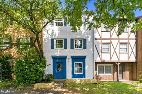 14814 Haymarket Lane, Centreville, VA MLS: VAFX2333594