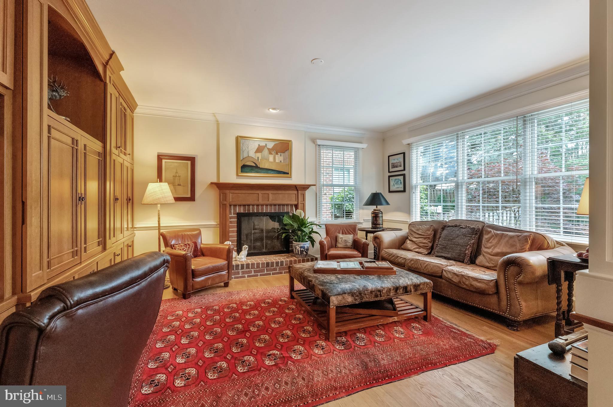 1916 ARMAND COURT
