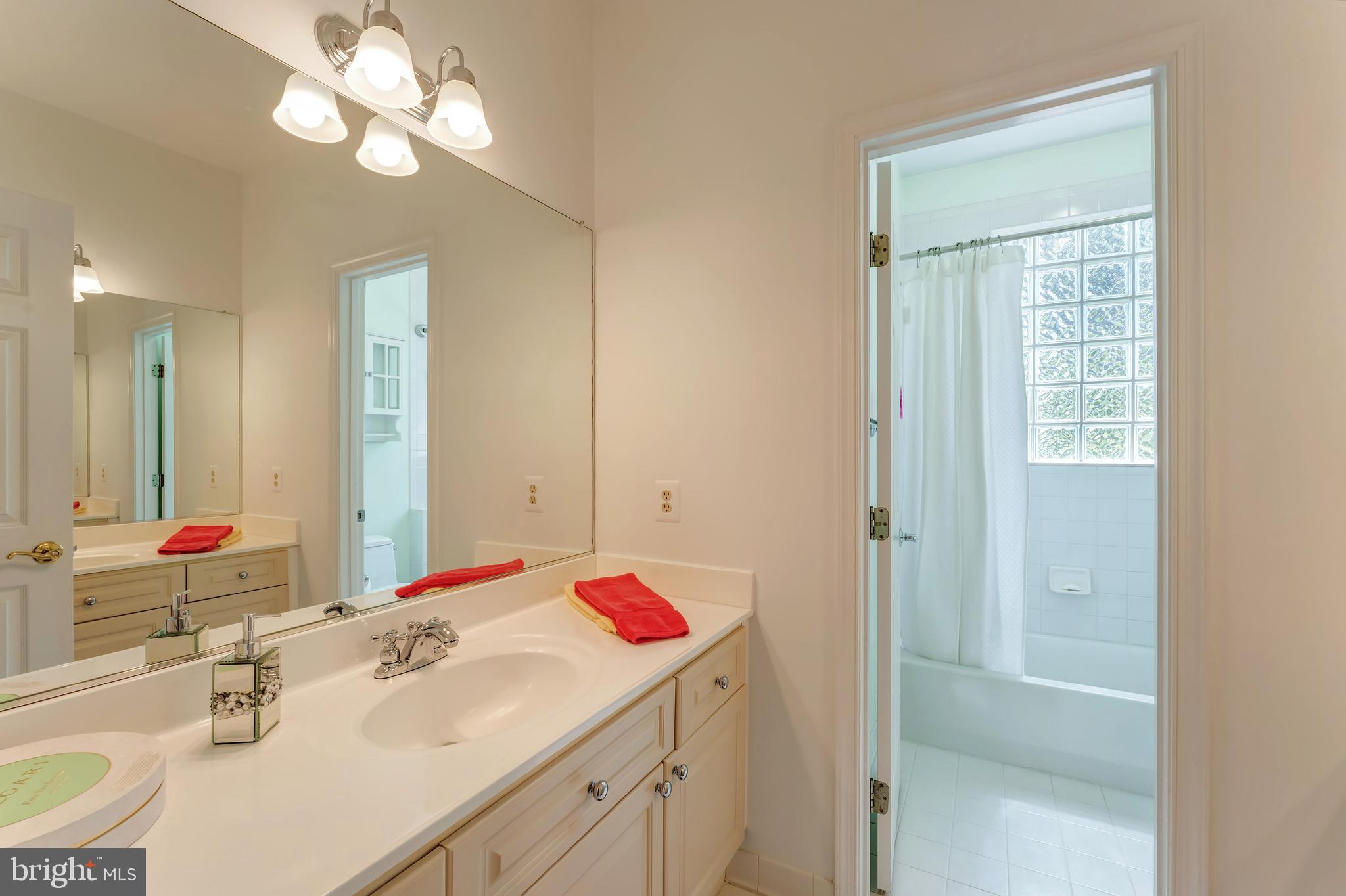 LAMBIANCE OF MCLEAN - Residential