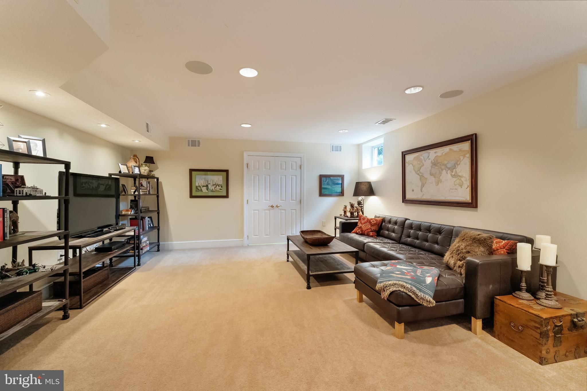 LAMBIANCE OF MCLEAN - Residential