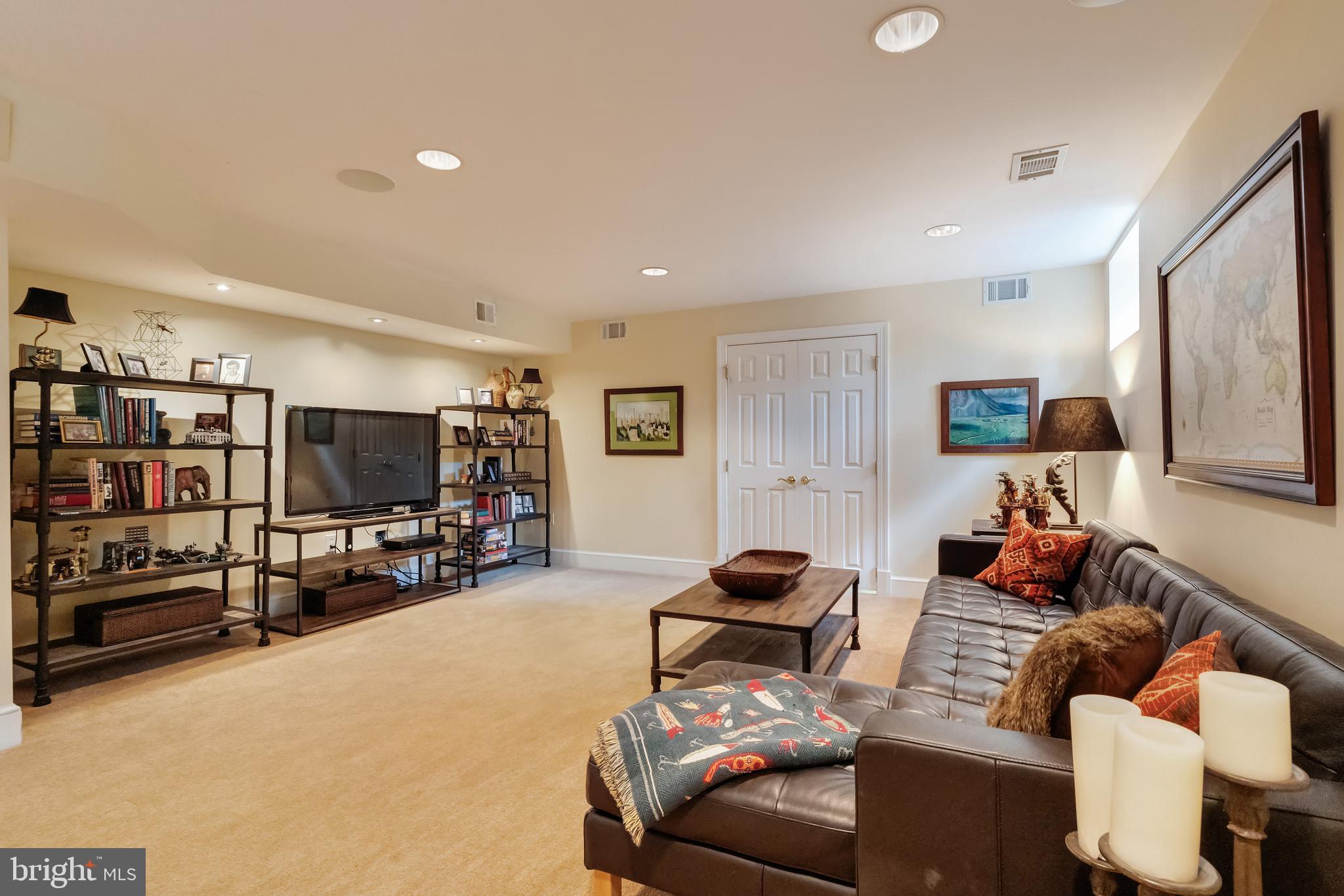 LAMBIANCE OF MCLEAN - Residential