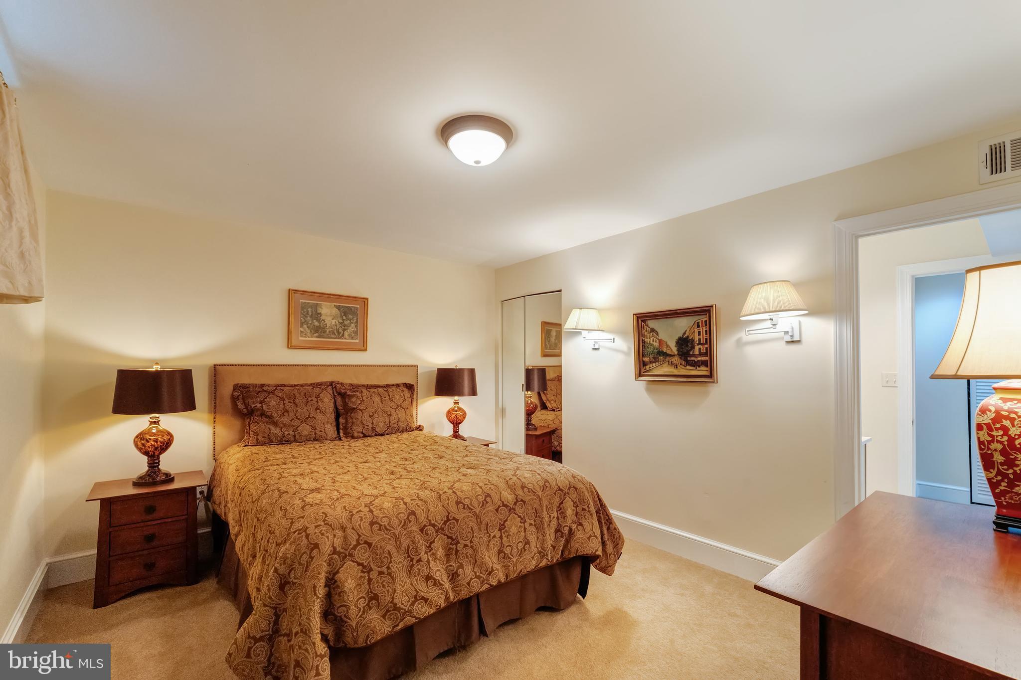 LAMBIANCE OF MCLEAN - Residential