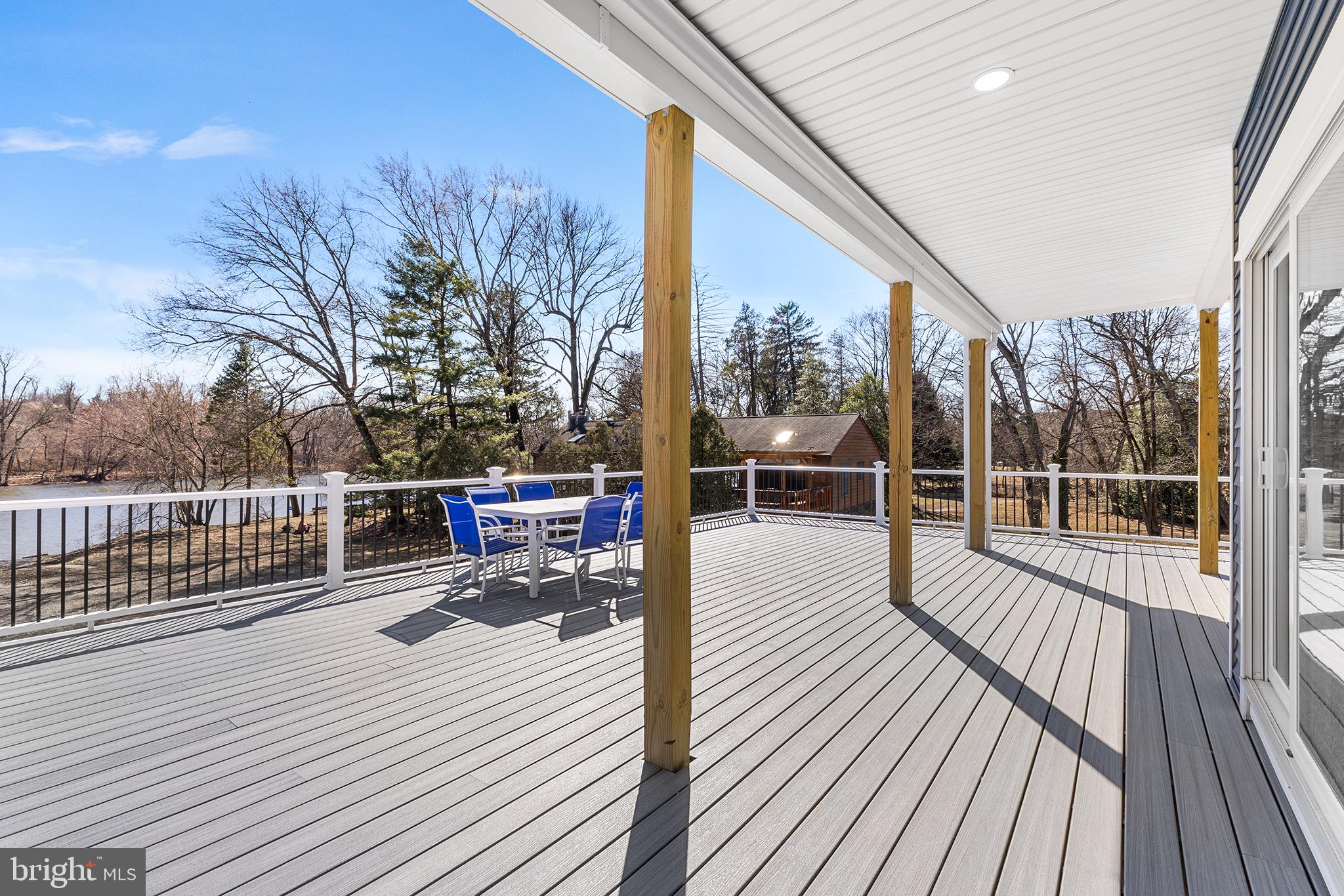 PORT INDIAN - Residential