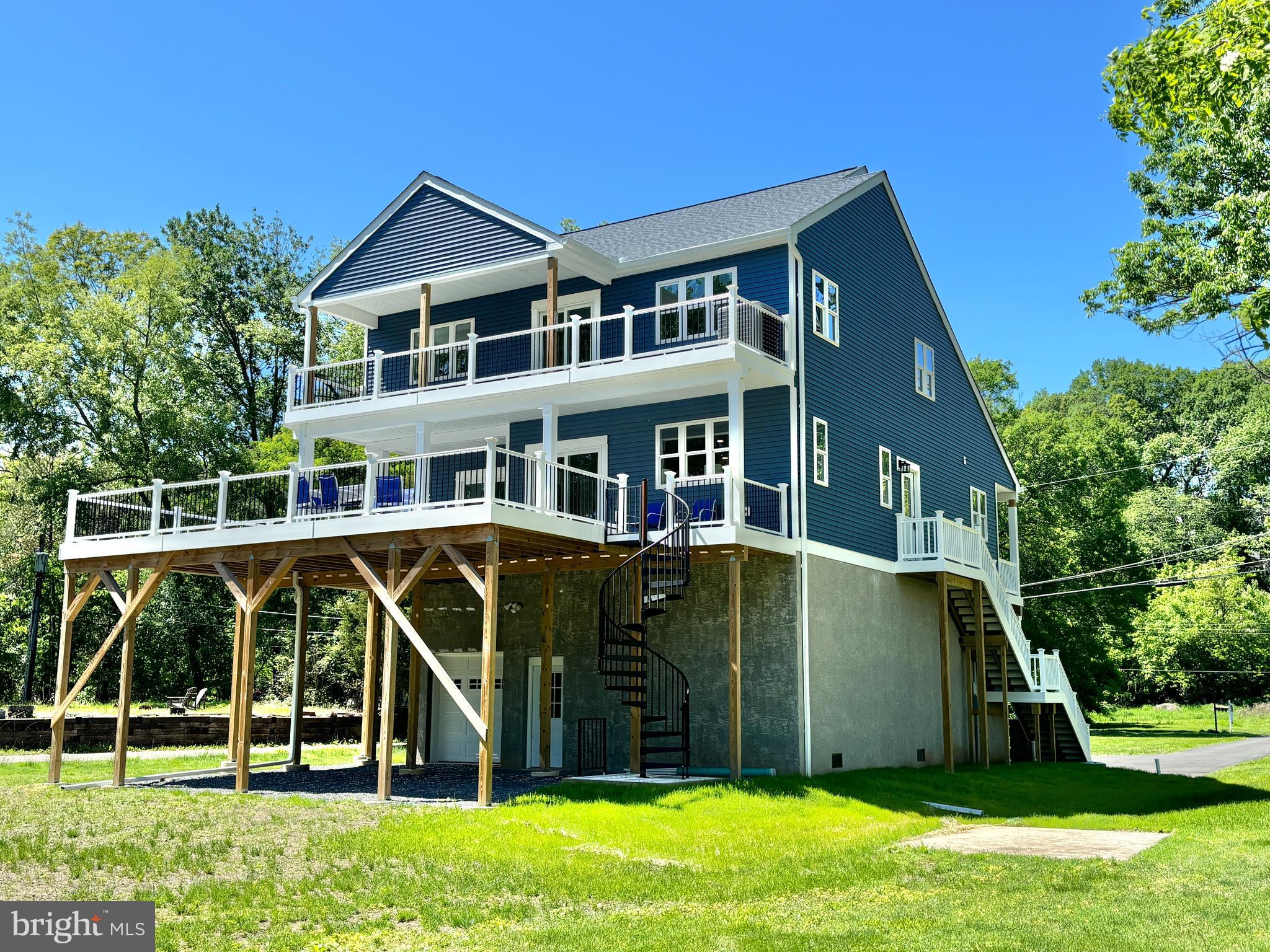 81 W INDIAN LANE