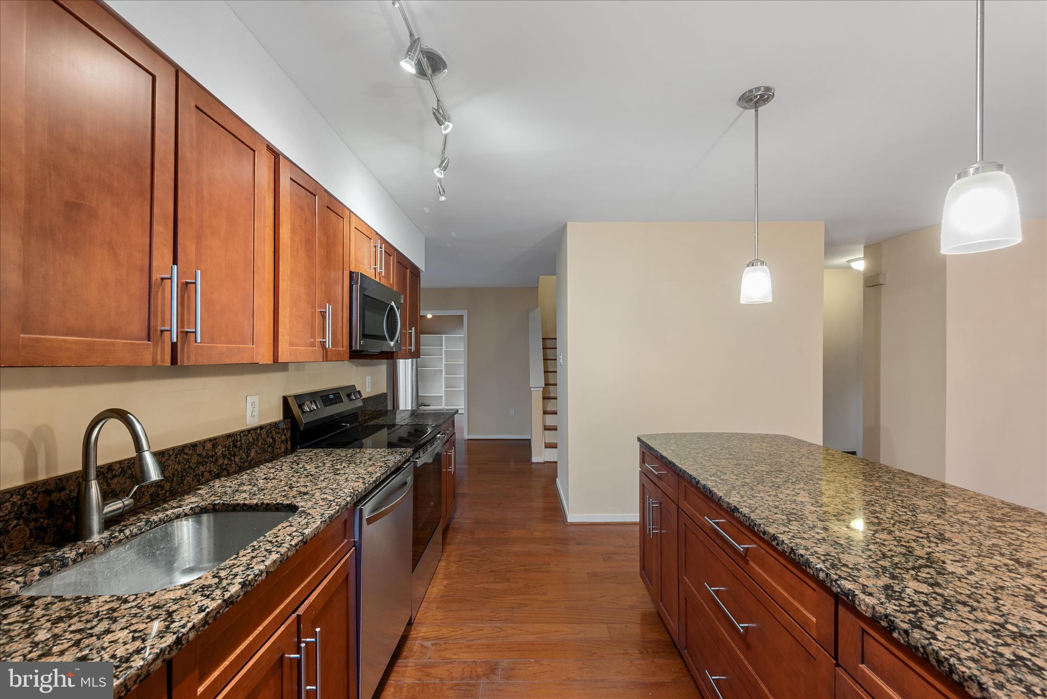 RESTON - Residential Lease