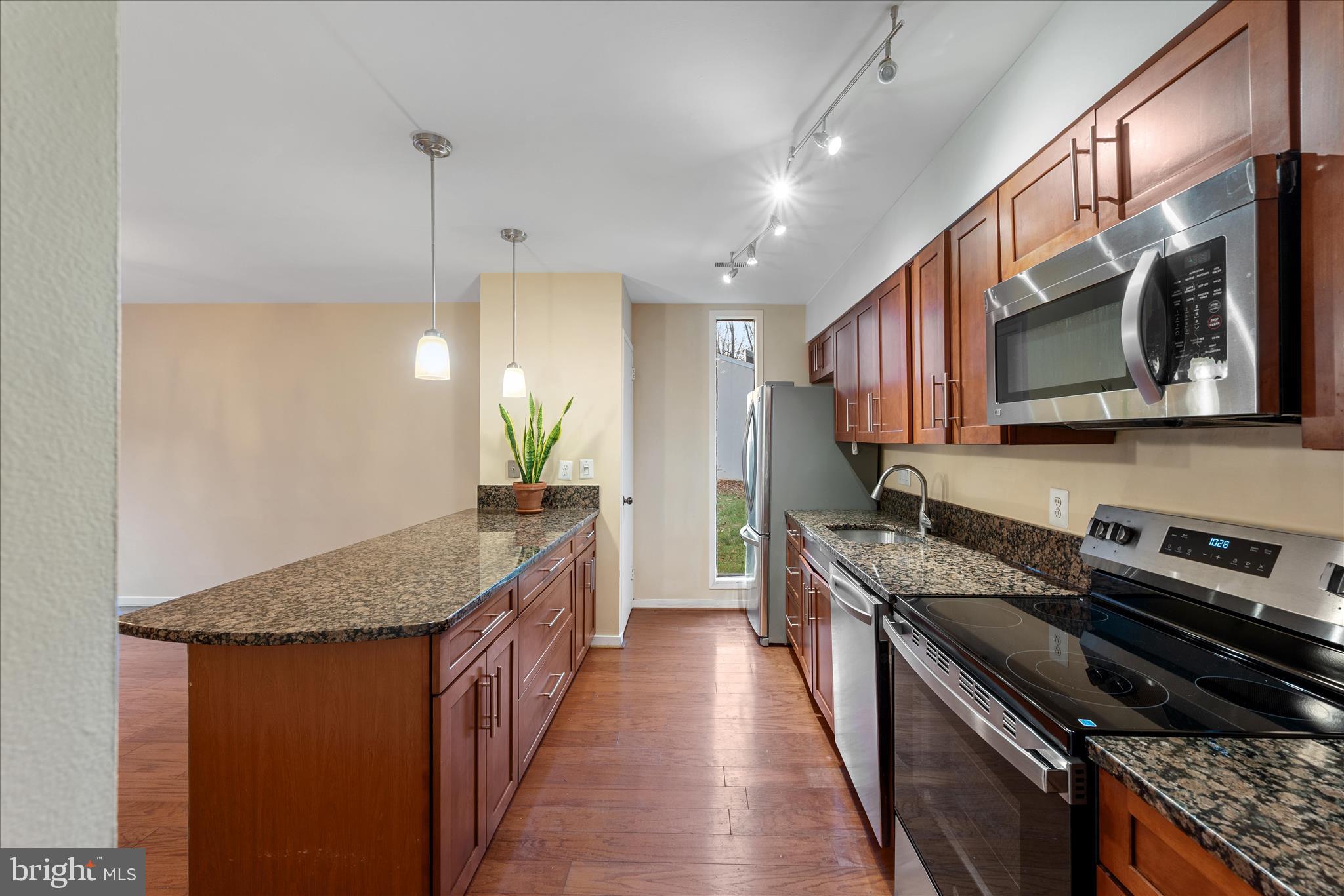 RESTON - Residential Lease