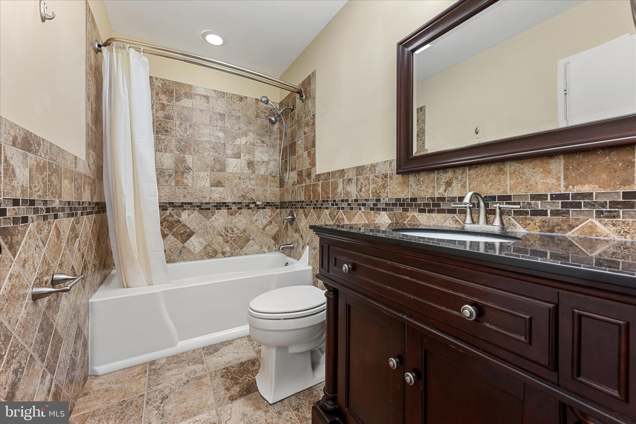 RESTON - Residential Lease