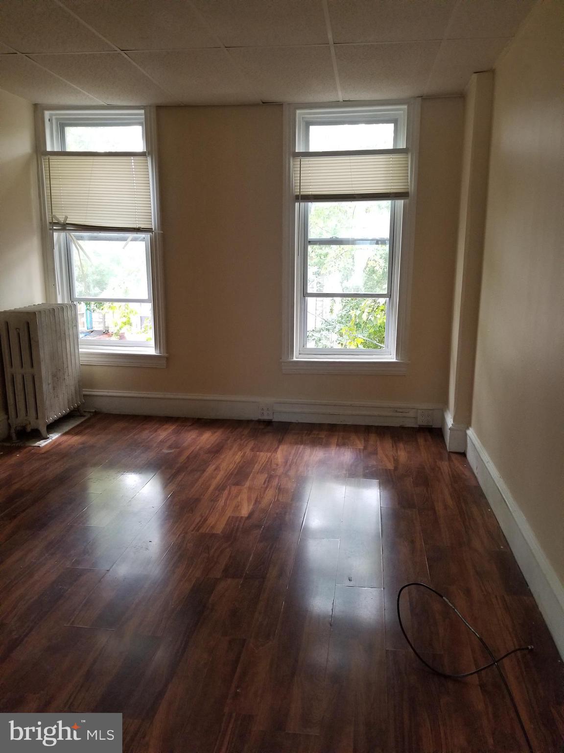 This 3rd floor studio offers a simple, functional space that’s ready for your personal touch. The open layout makes it easy to arrange your living and sleeping areas just the way you like, while the large windows bring in plenty of natural light. Enjoy the convenience of being close to shopping, dining, and public transportation, with a comfortable space to unwind at the end of the day. Ideal for someone seeking an affordable home in a great location.