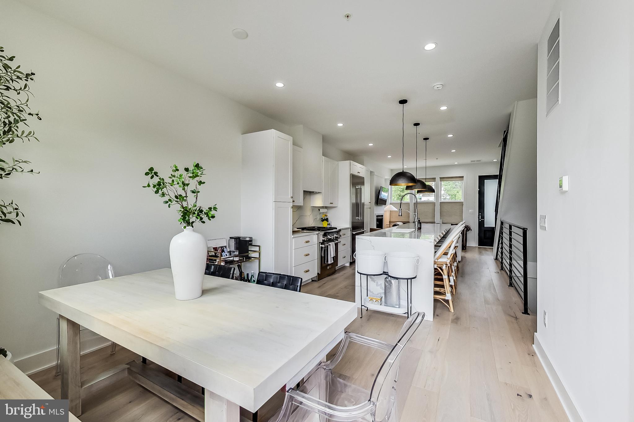 KENSINGTON - Residential