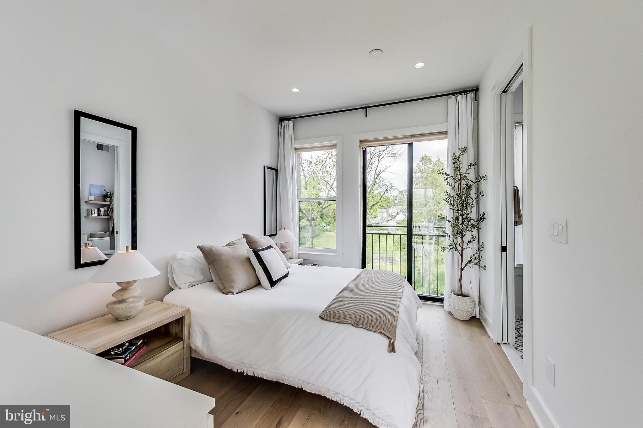 KENSINGTON - Residential