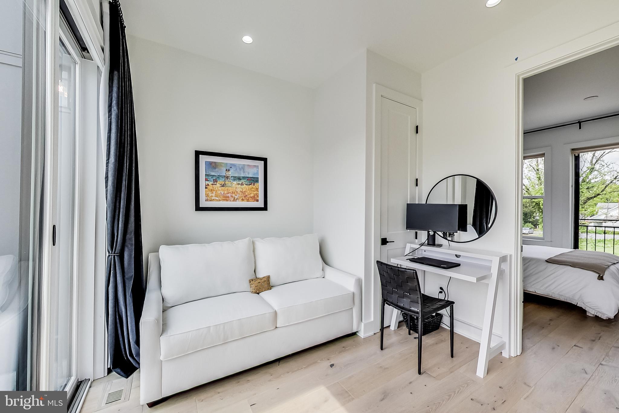 KENSINGTON - Residential