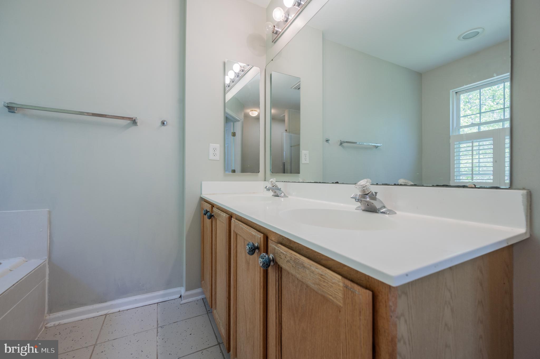 HAMMONDS OVERLOOK - Residential